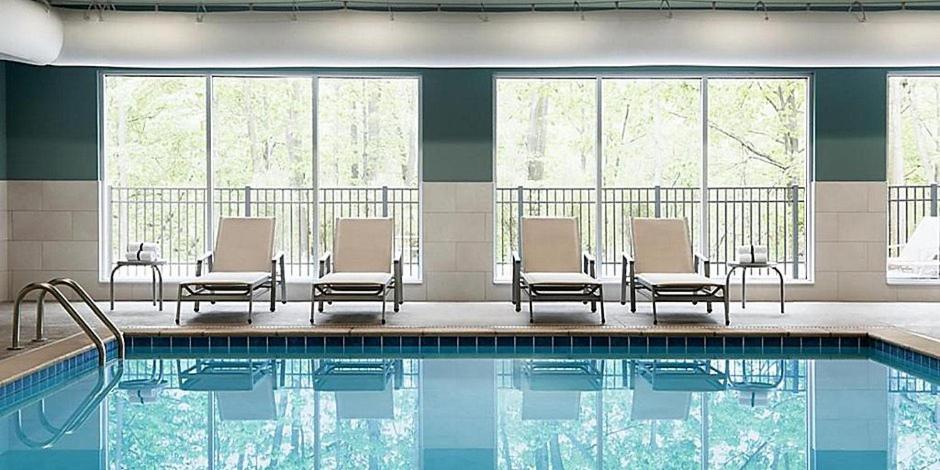 Holiday Inn Express & Suites Deland South