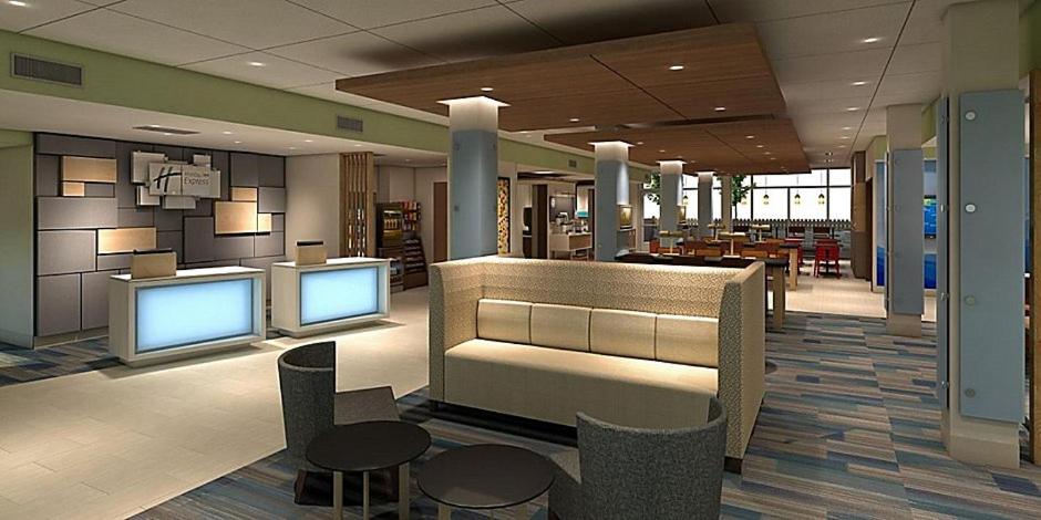 Holiday Inn Express & Suites Deland South