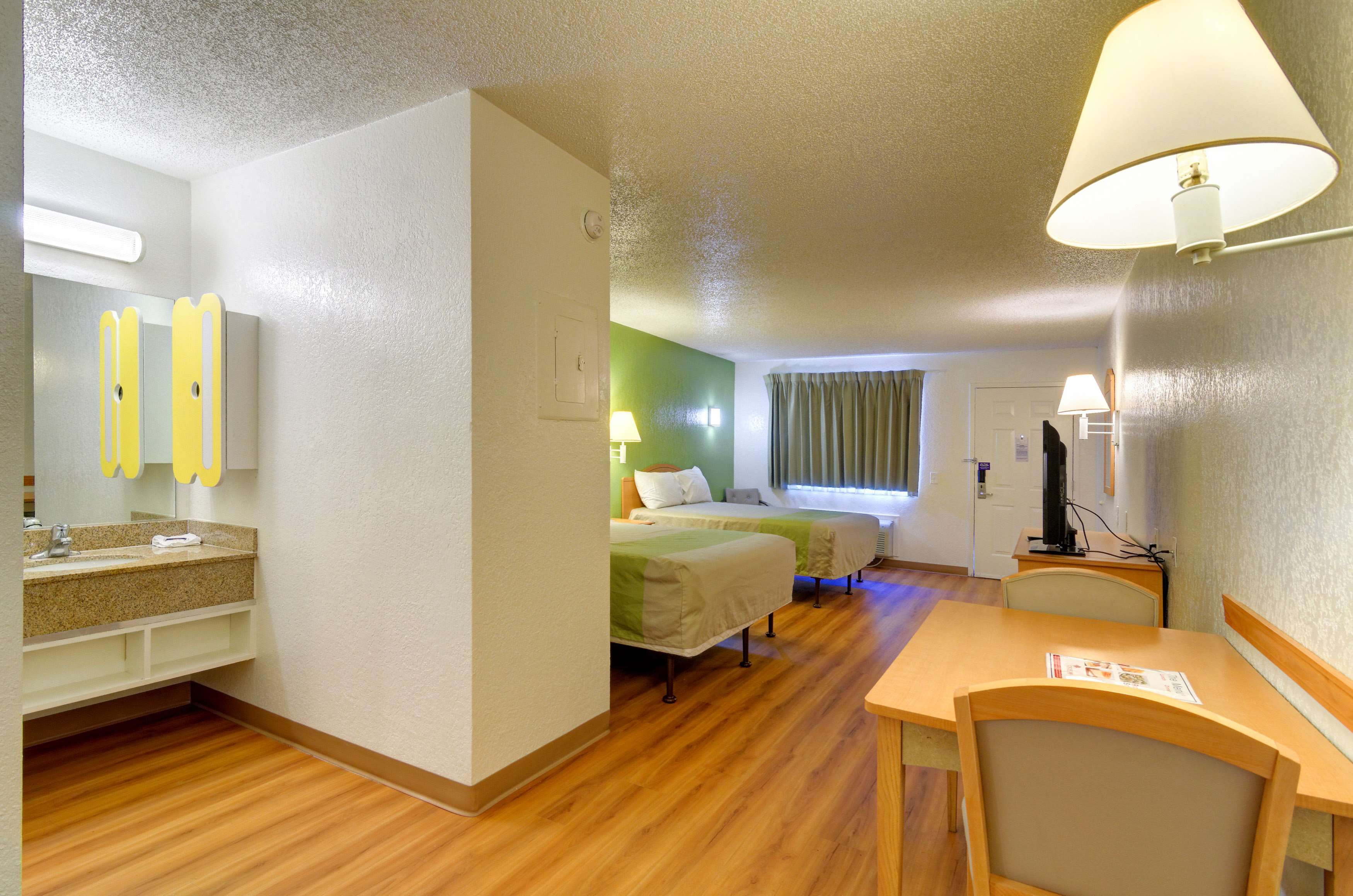 Motel 6 Destin