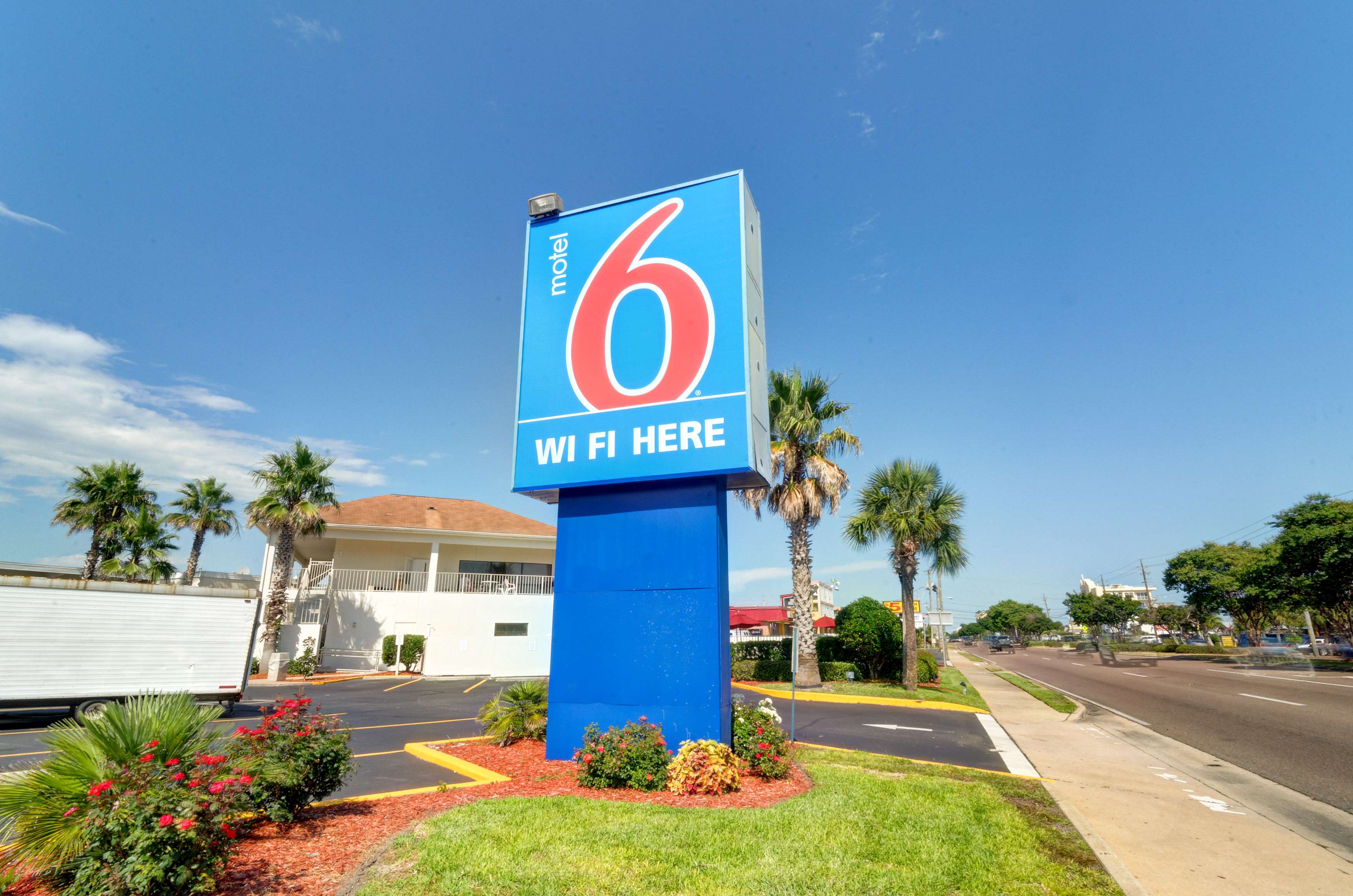 Motel 6 Destin