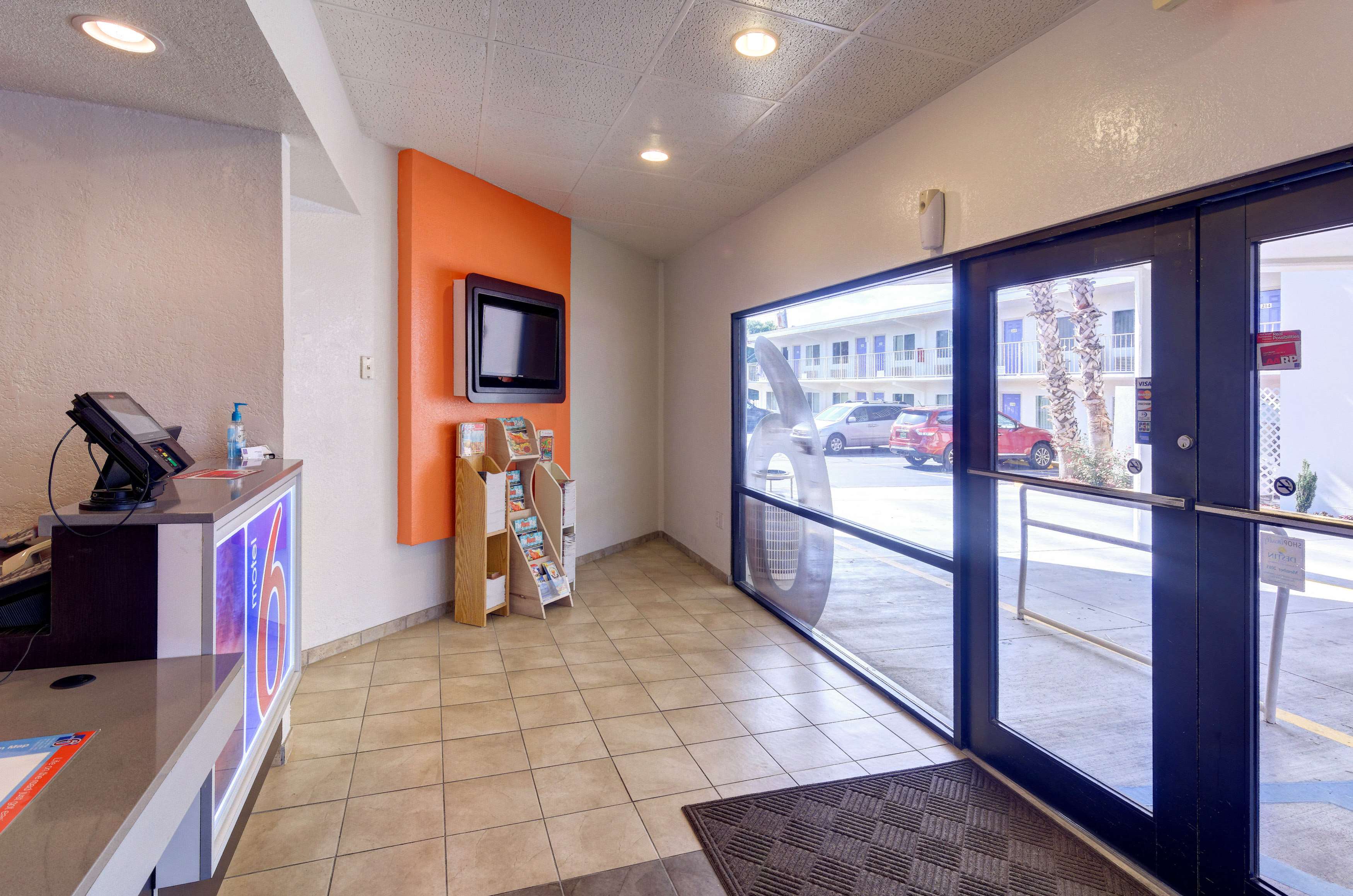 Motel 6 Destin