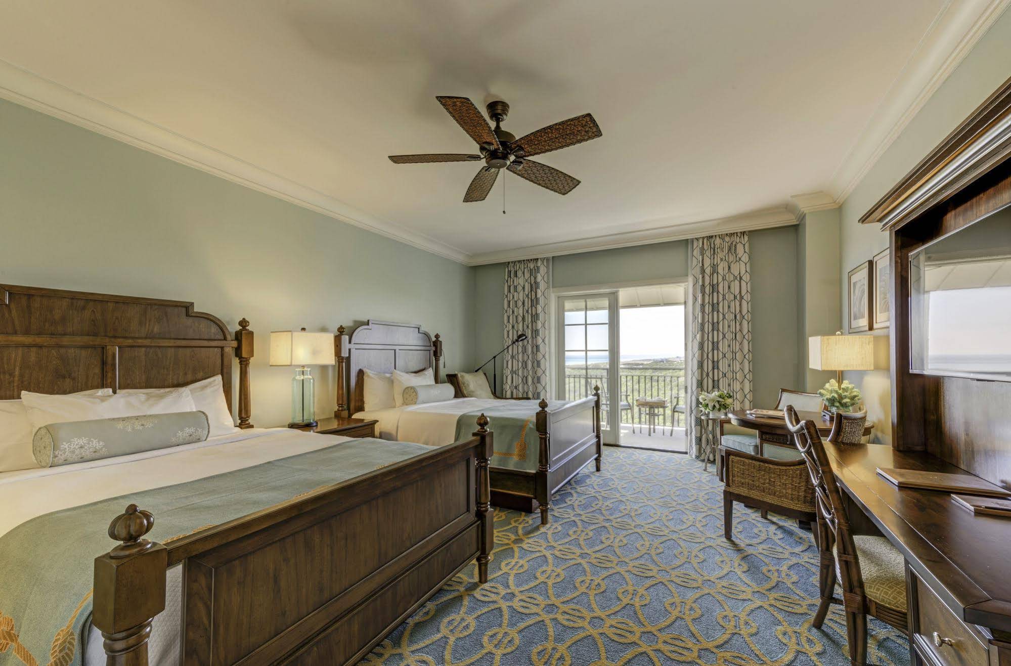 The Henderson a Salamander Beach Spa & Resort