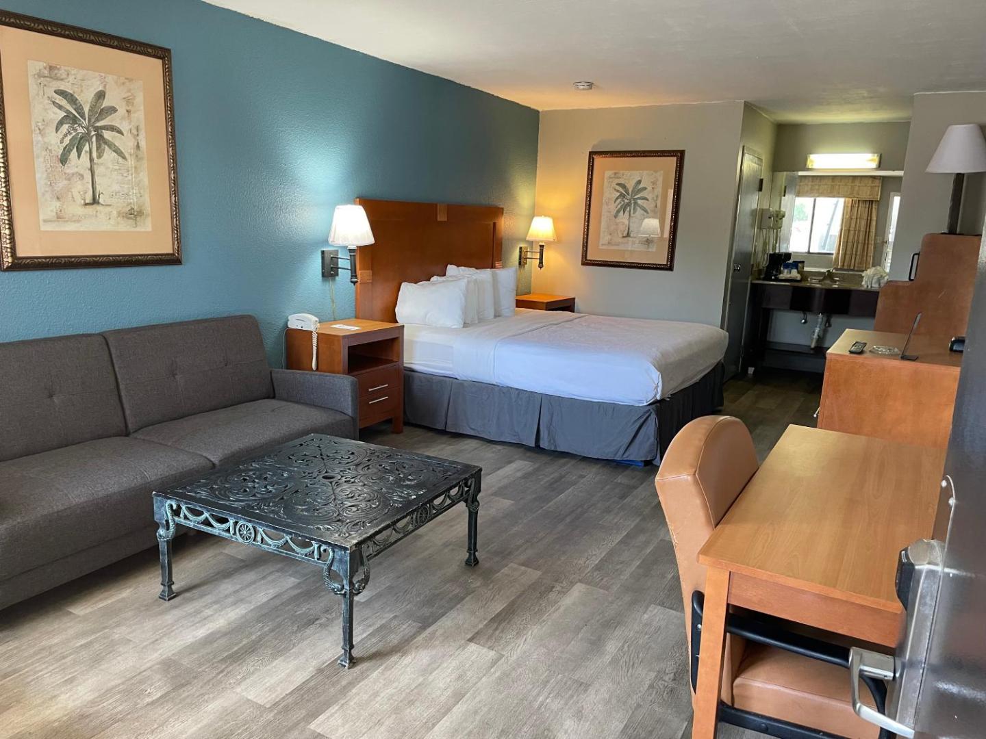 Village Inn Hotel
