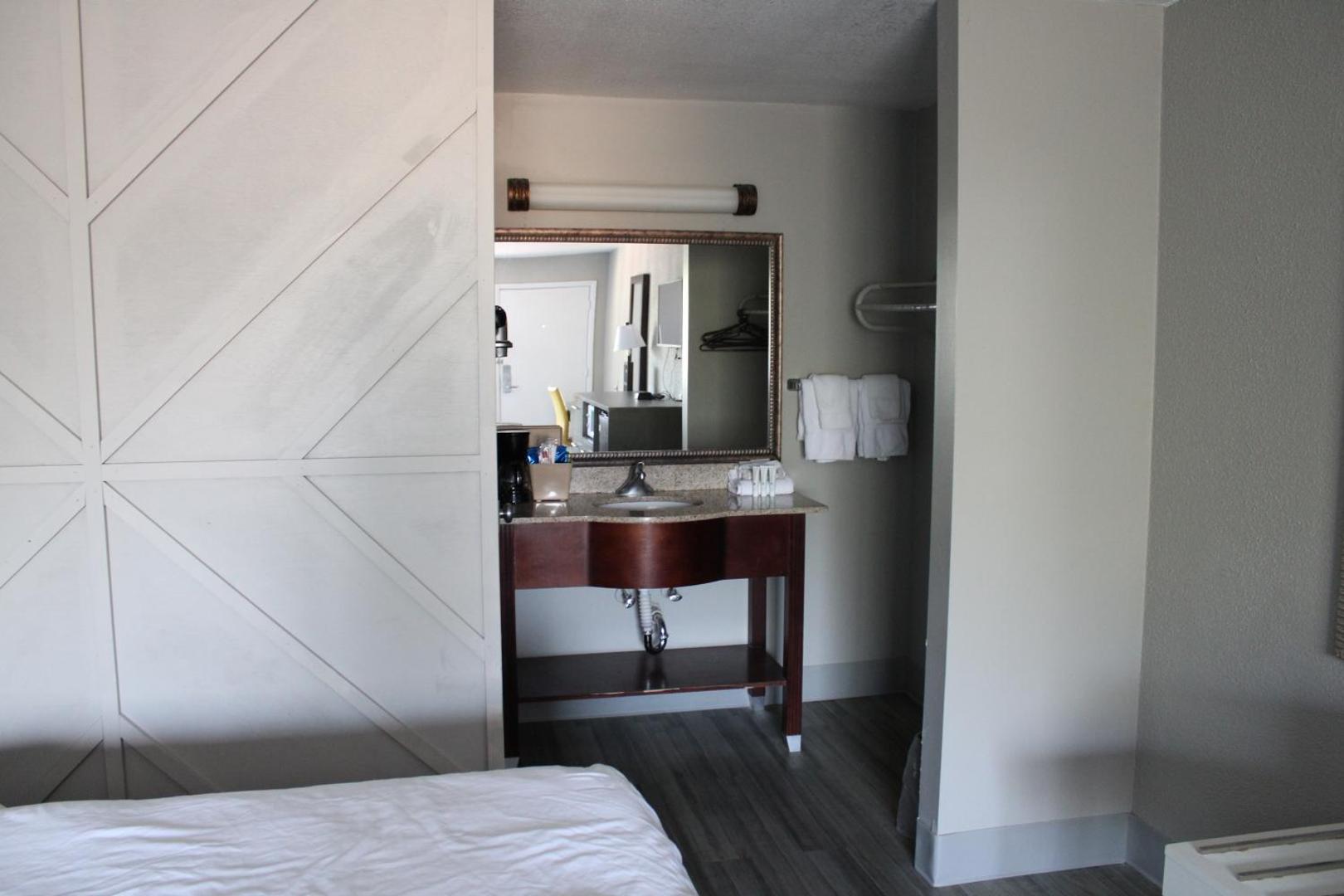 Village Inn Hotel