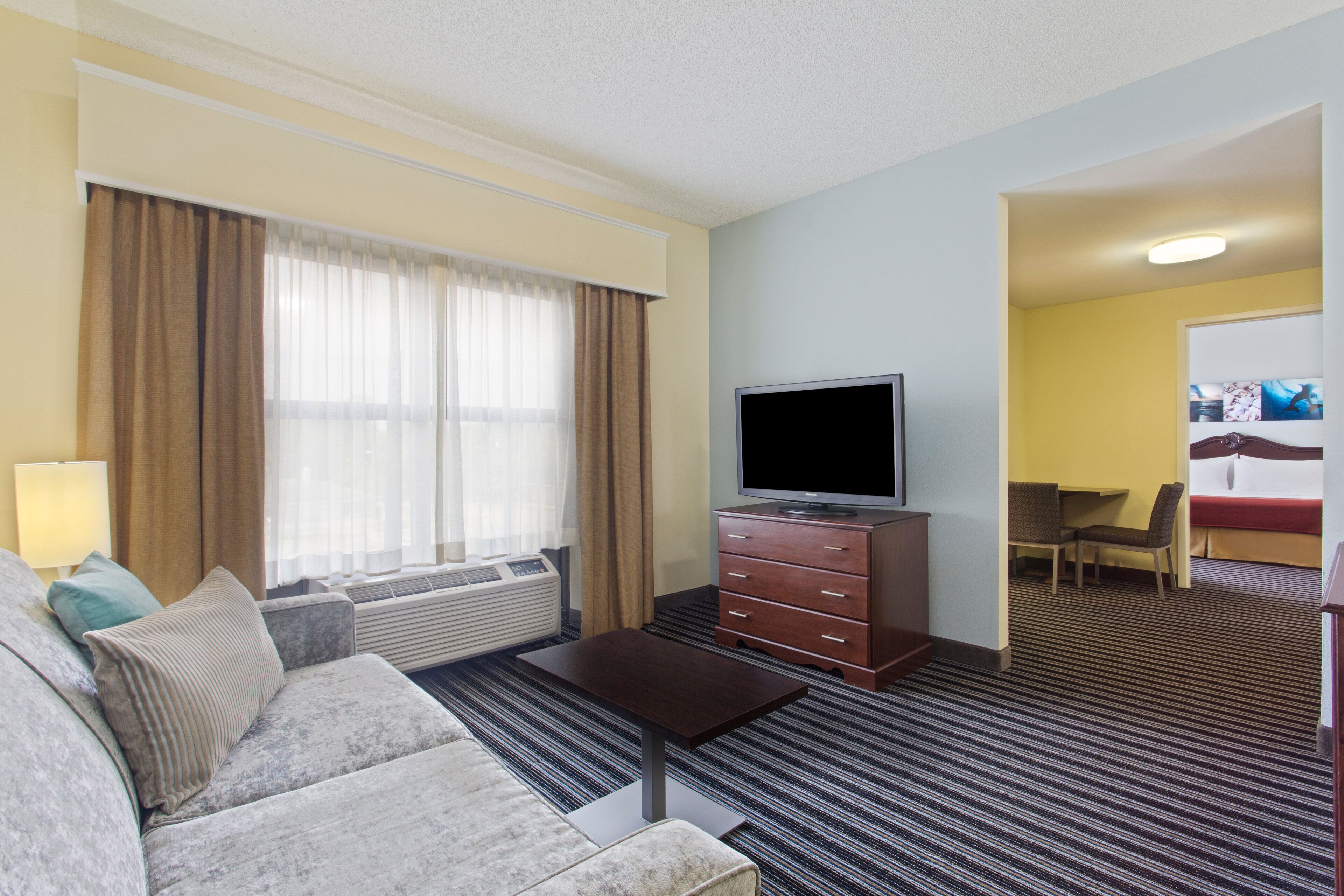 Holiday Inn Express & Suites Clearwater North - Dunedin