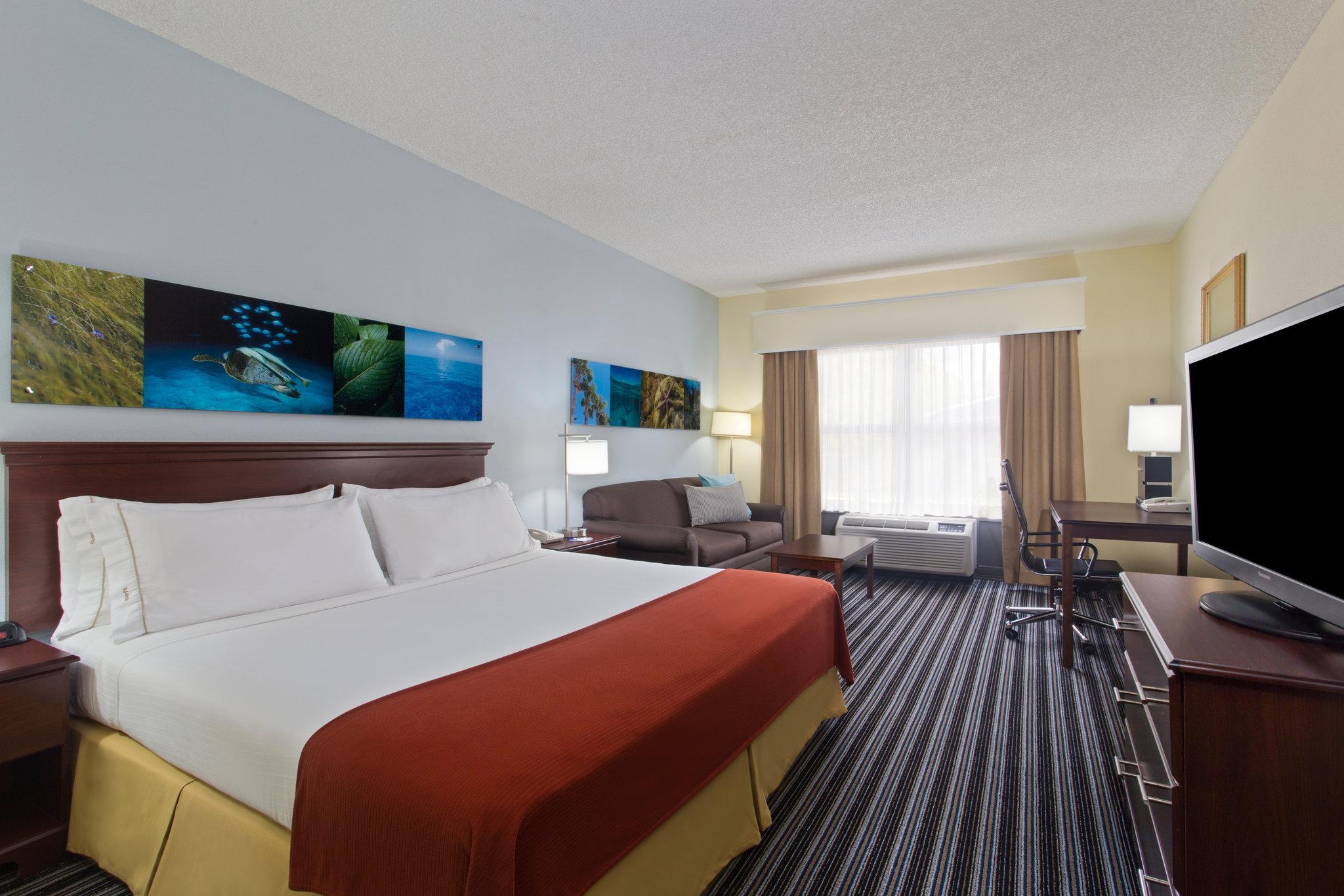 Holiday Inn Express & Suites Clearwater North - Dunedin