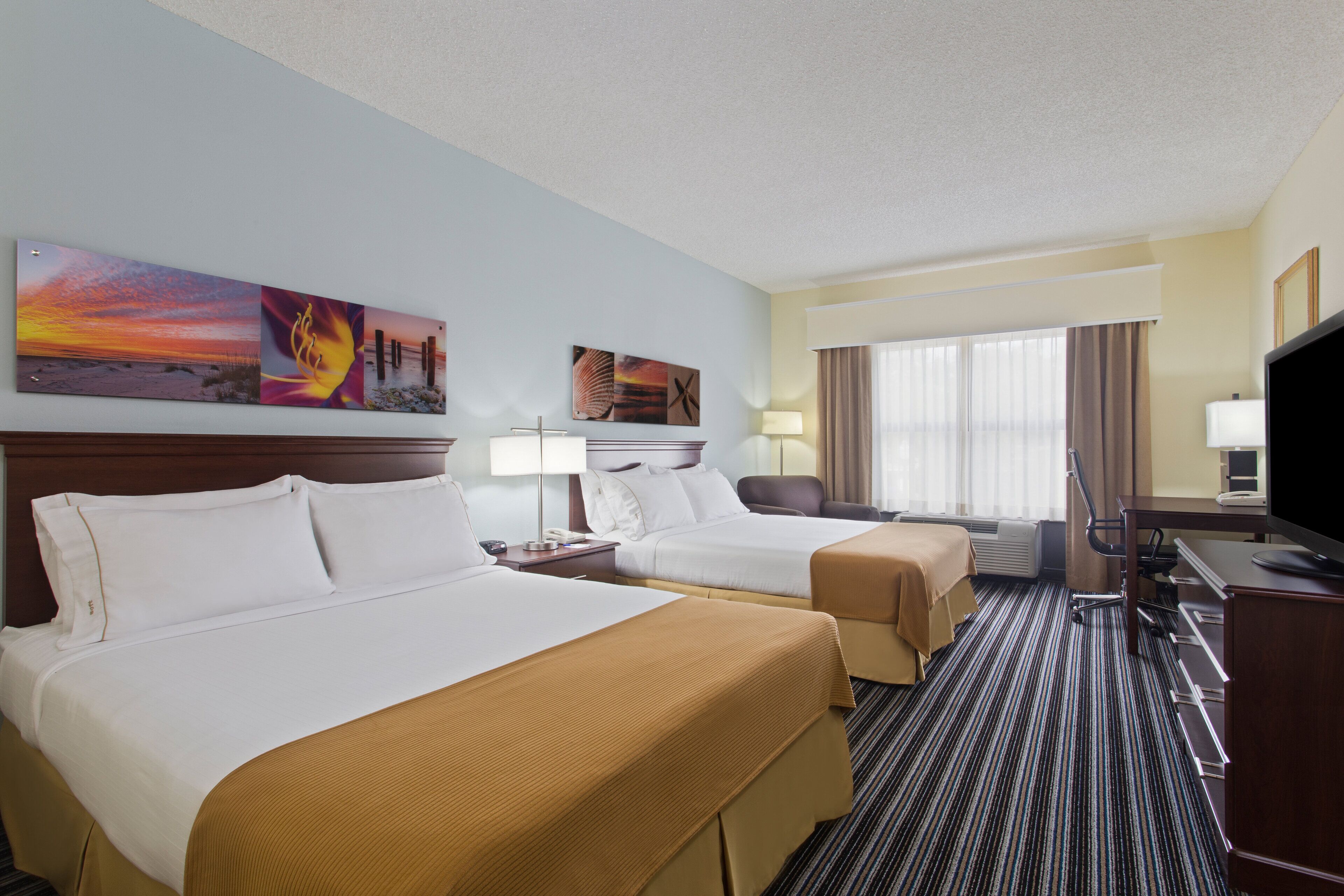 Holiday Inn Express & Suites Clearwater North - Dunedin