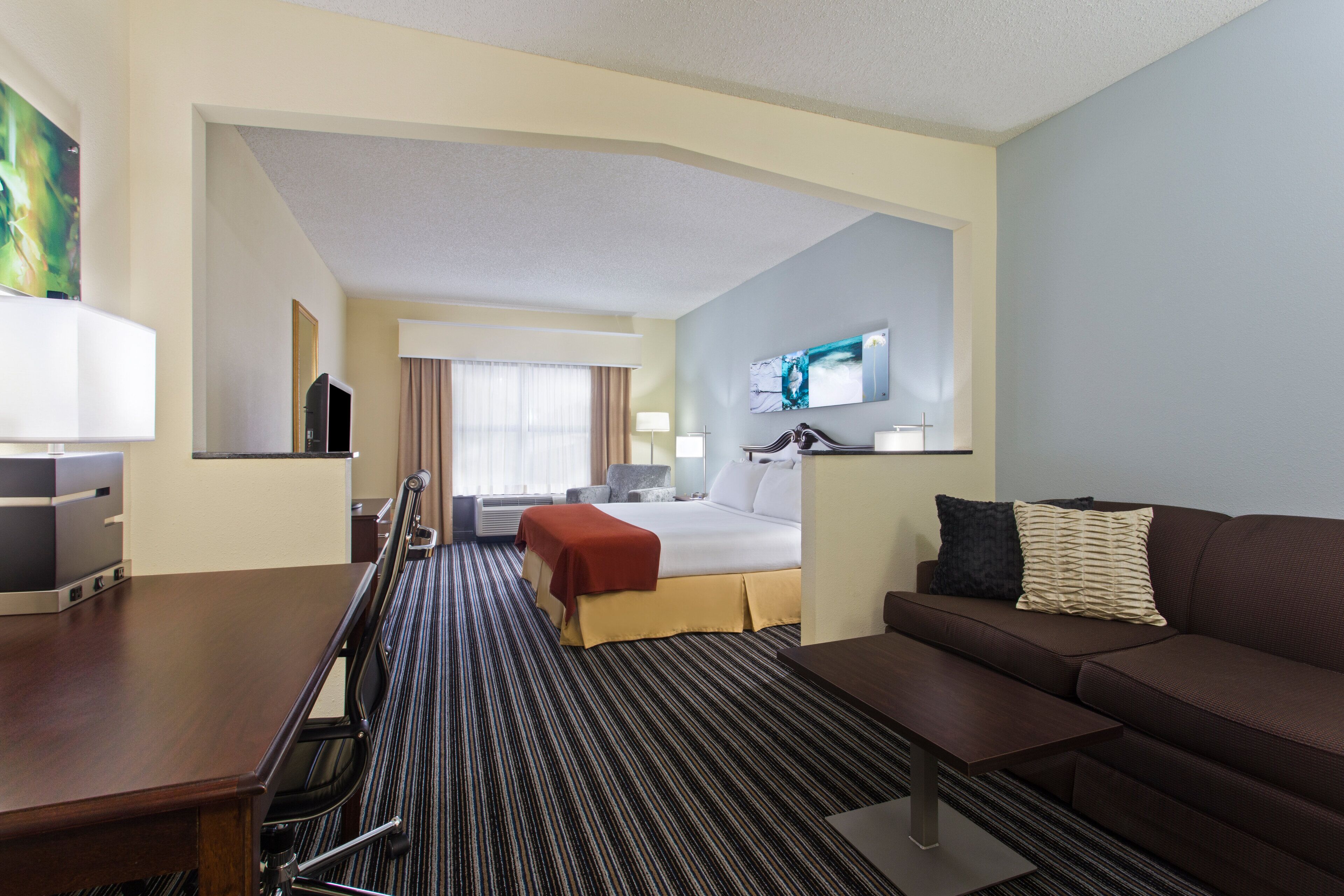 Holiday Inn Express & Suites Clearwater North - Dunedin