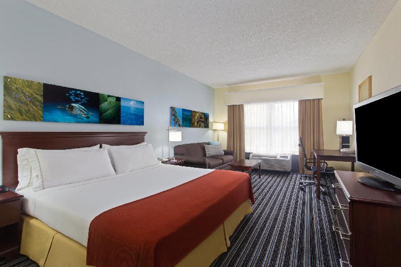 Holiday Inn Express & Suites Clearwater North - Dunedin