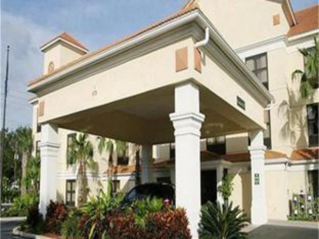 Holiday Inn Express & Suites Clearwater North - Dunedin