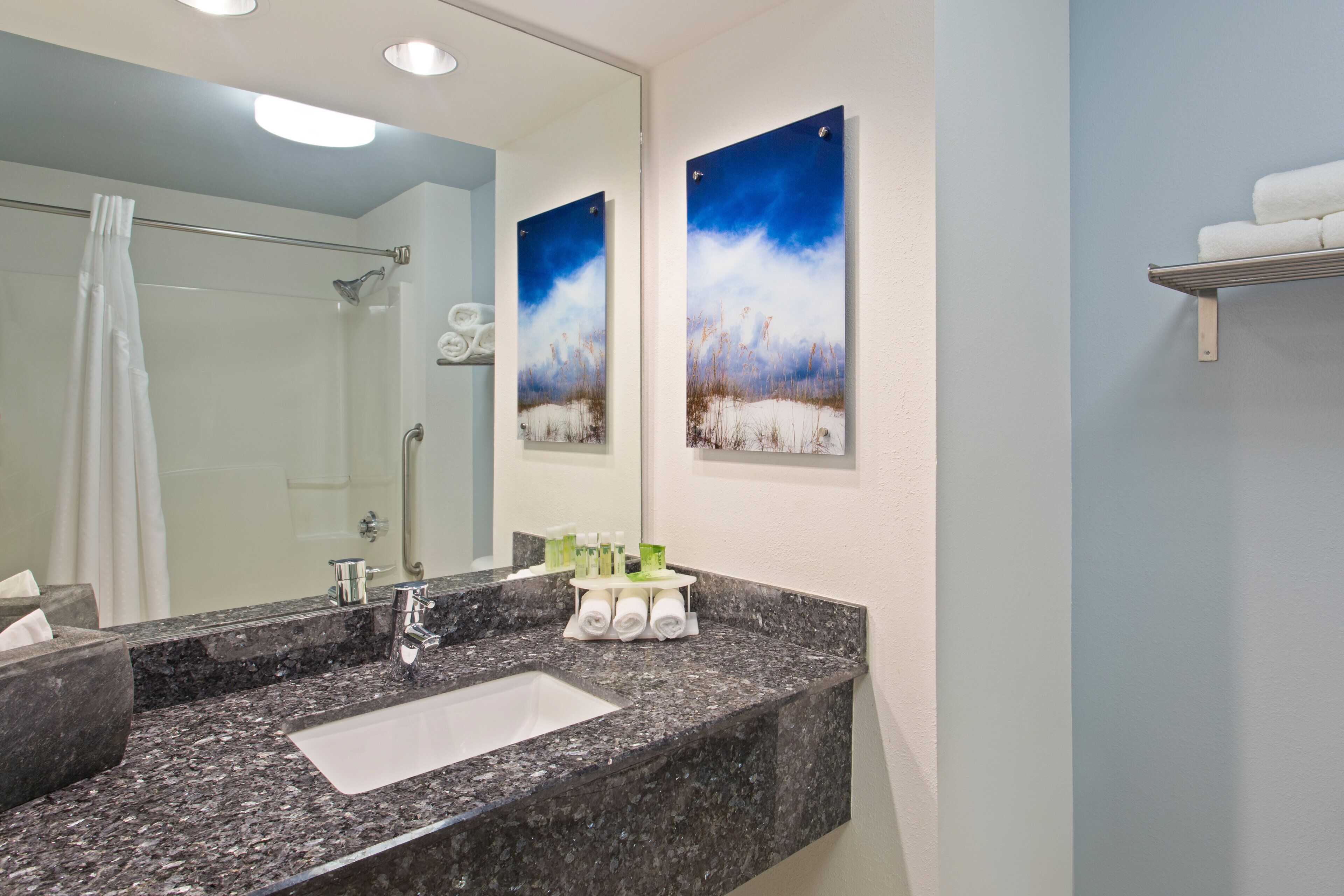 Holiday Inn Express & Suites Clearwater North - Dunedin