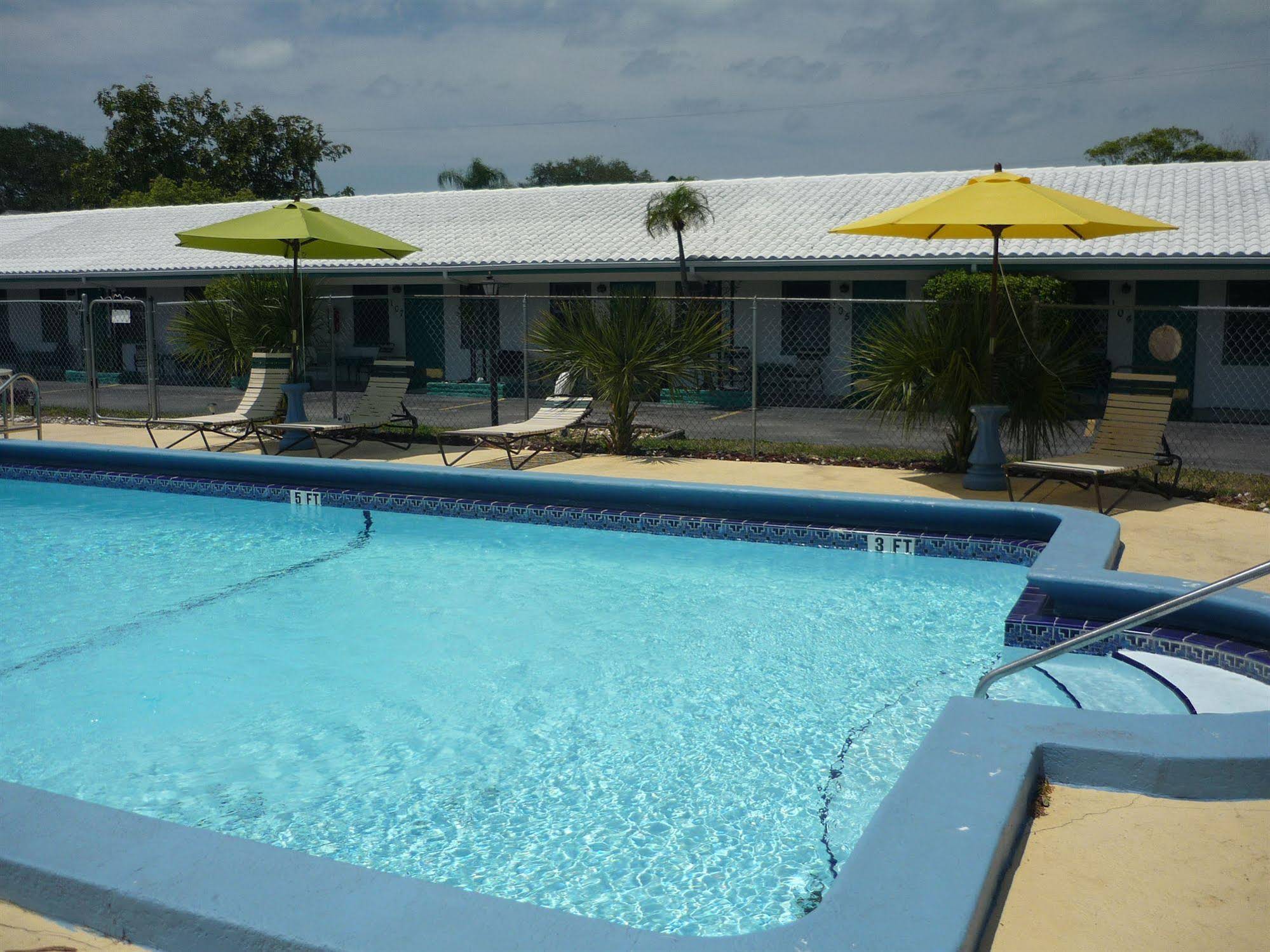 Palm Court Motel