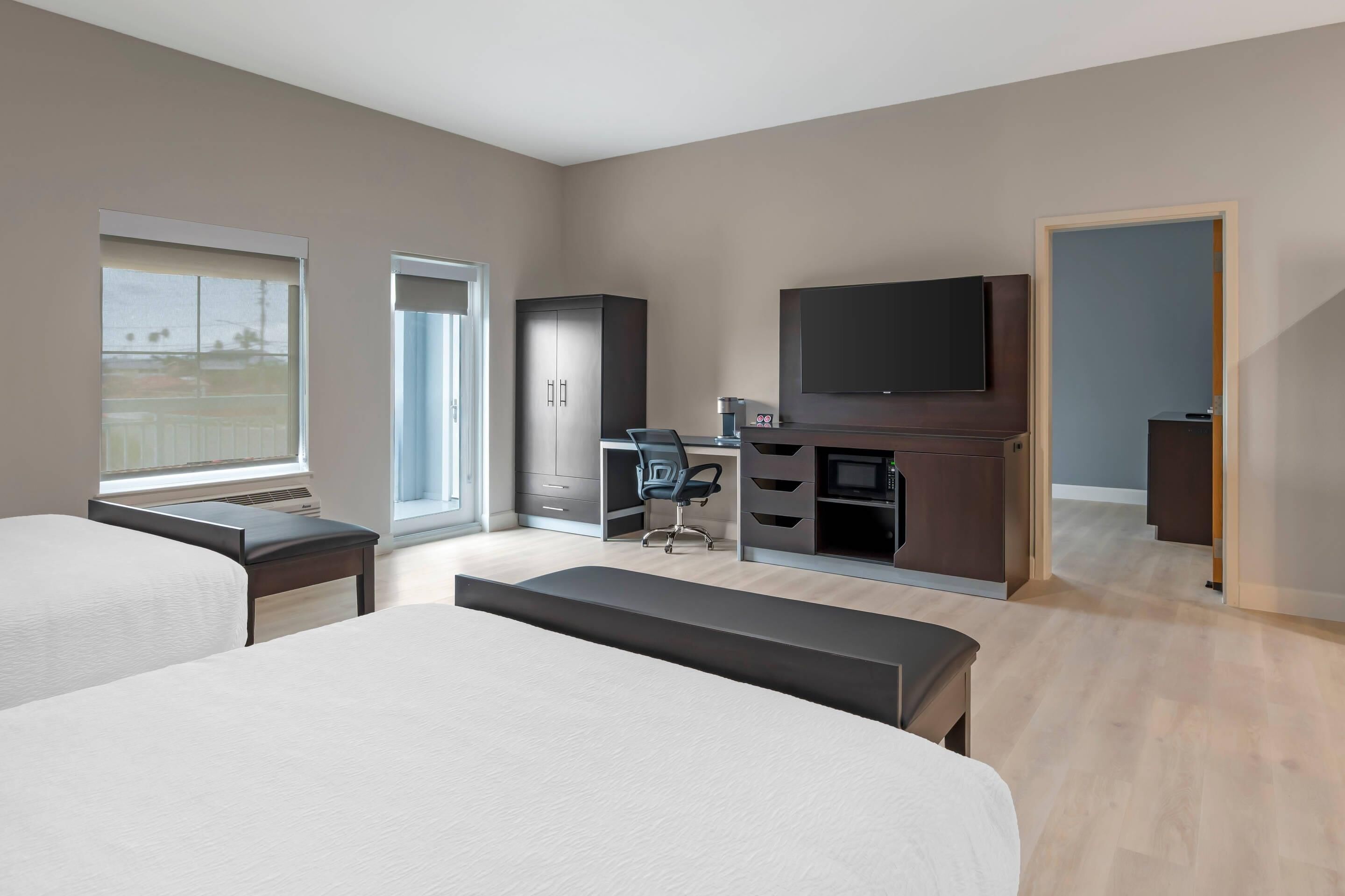 The J Hotel Dunedin Clearwater, an Ascend Collection Hotel