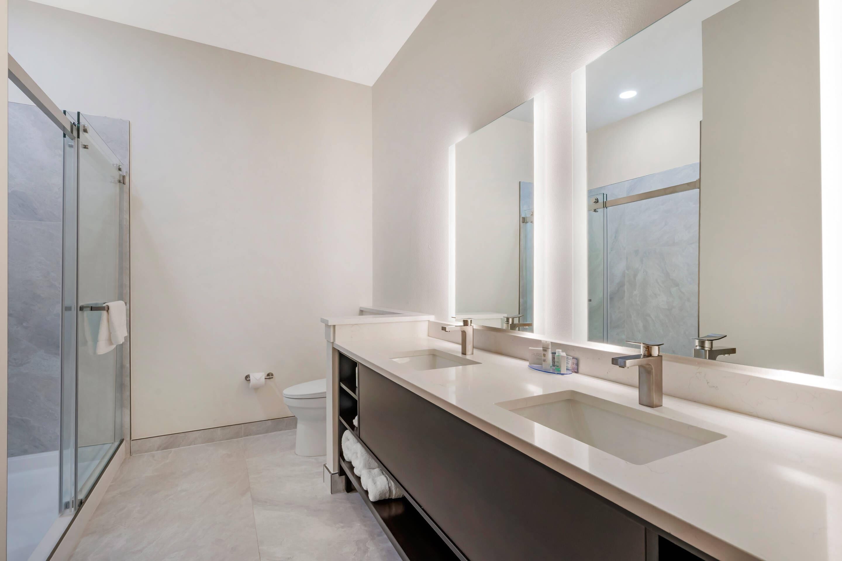 The J Hotel Dunedin Clearwater, an Ascend Collection Hotel