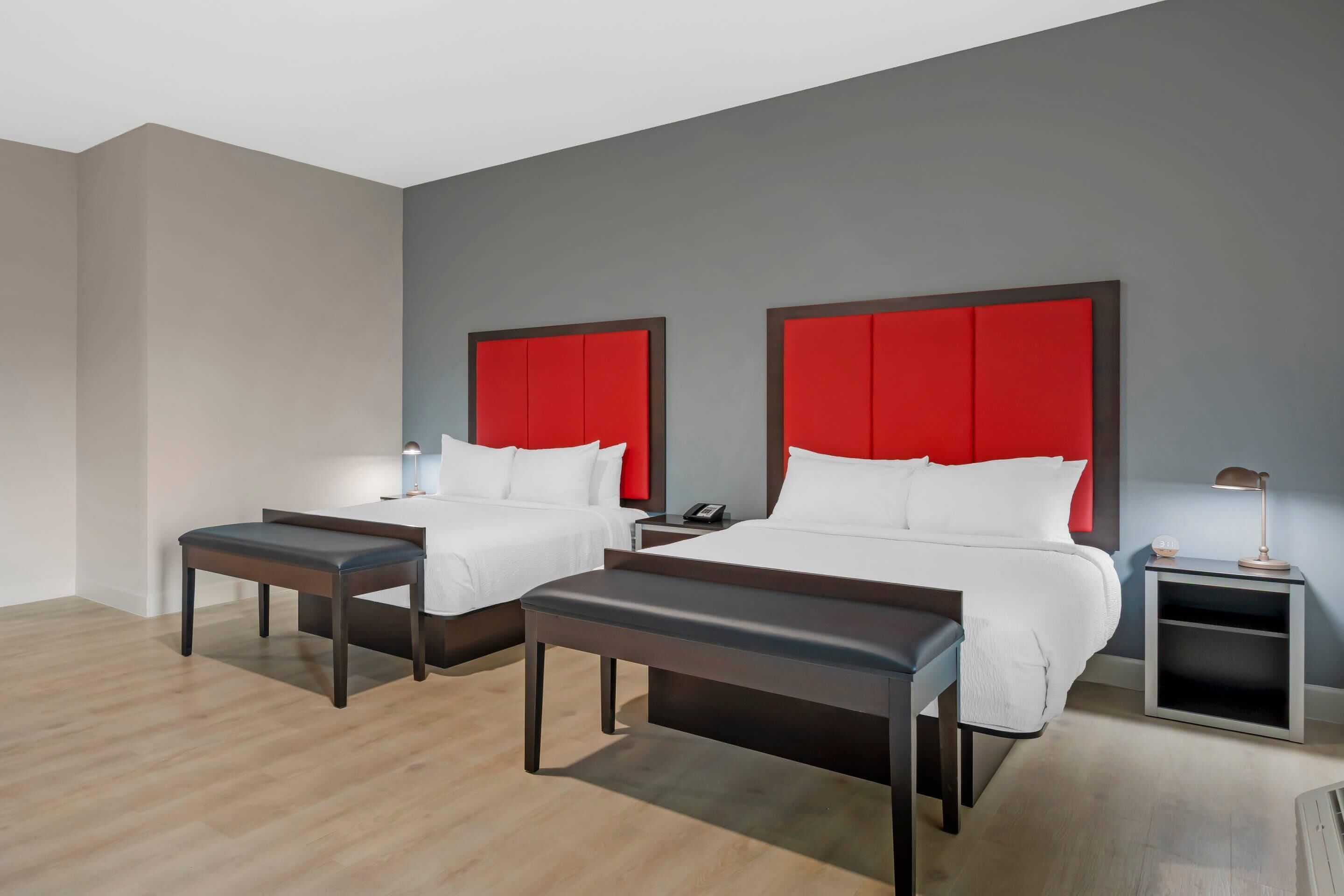 The J Hotel Dunedin Clearwater, an Ascend Collection Hotel