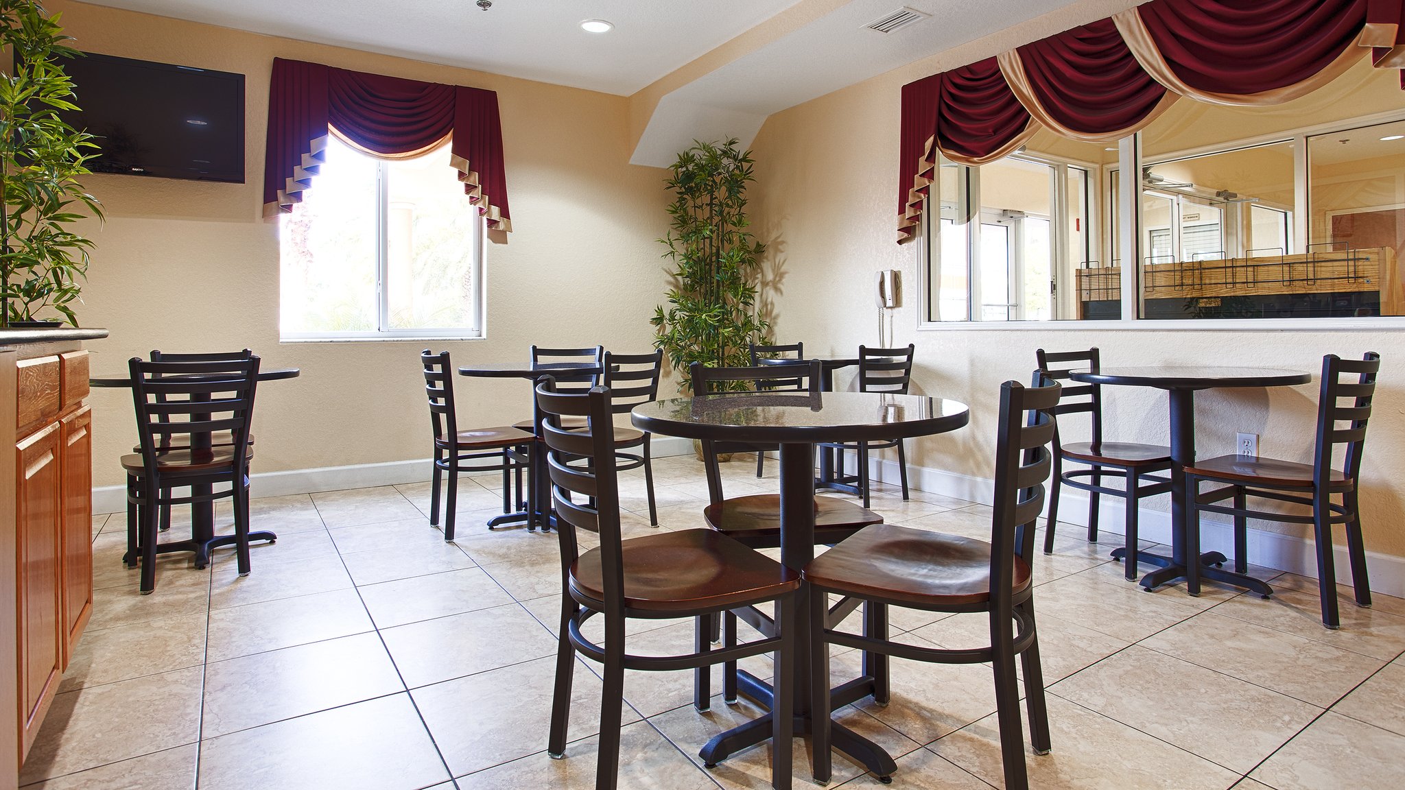 Best Western Edgewater Inn