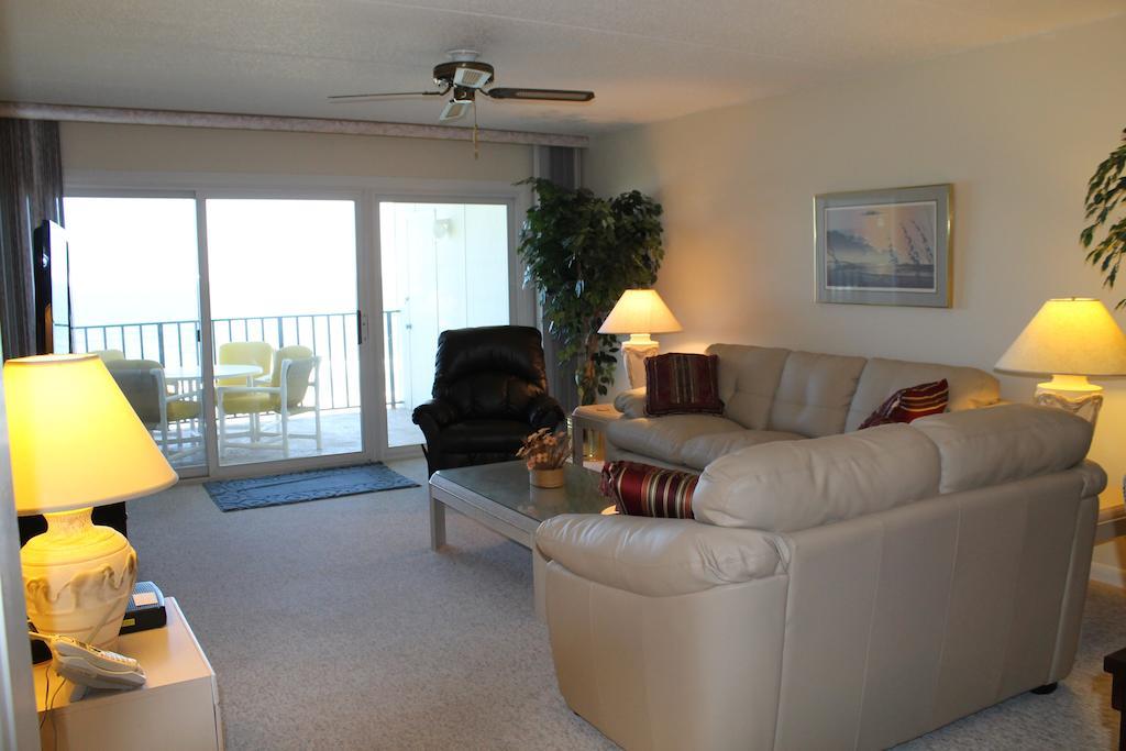 Amelia South Condominiums