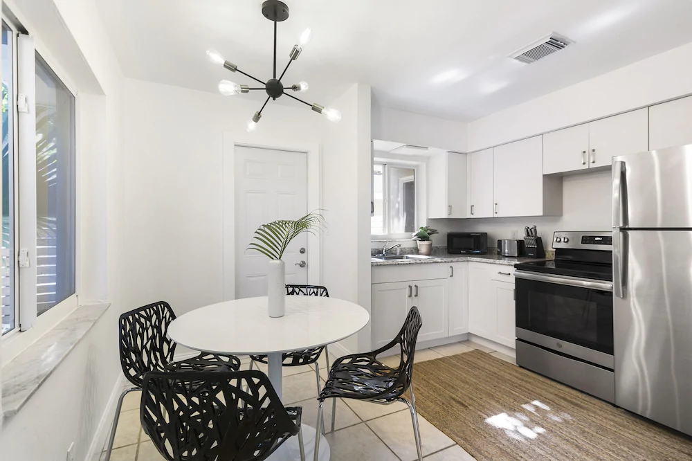 Alani Bay Luxury Condos