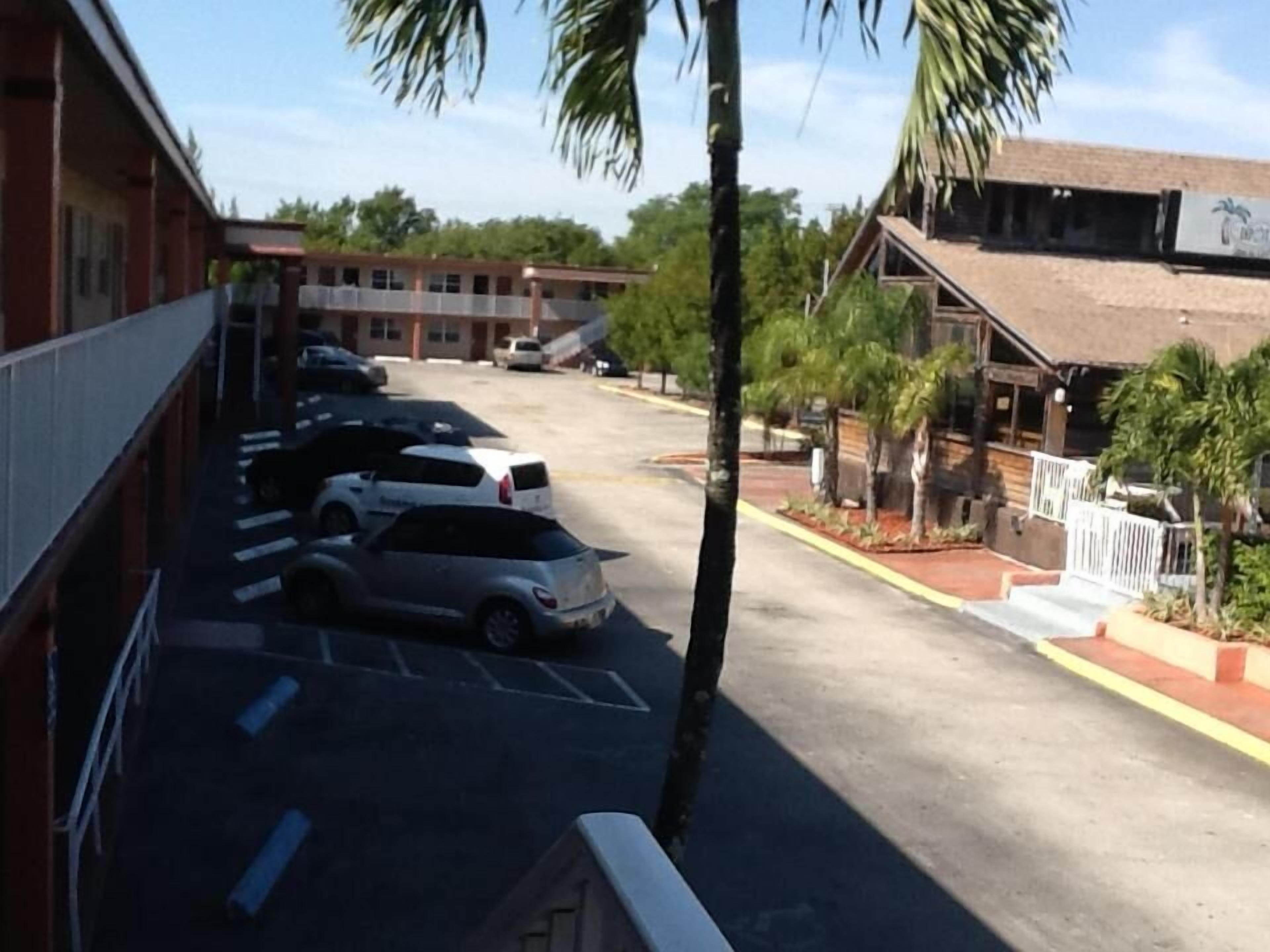 America's Best Inn & Suites - Ft. Lauderdale North