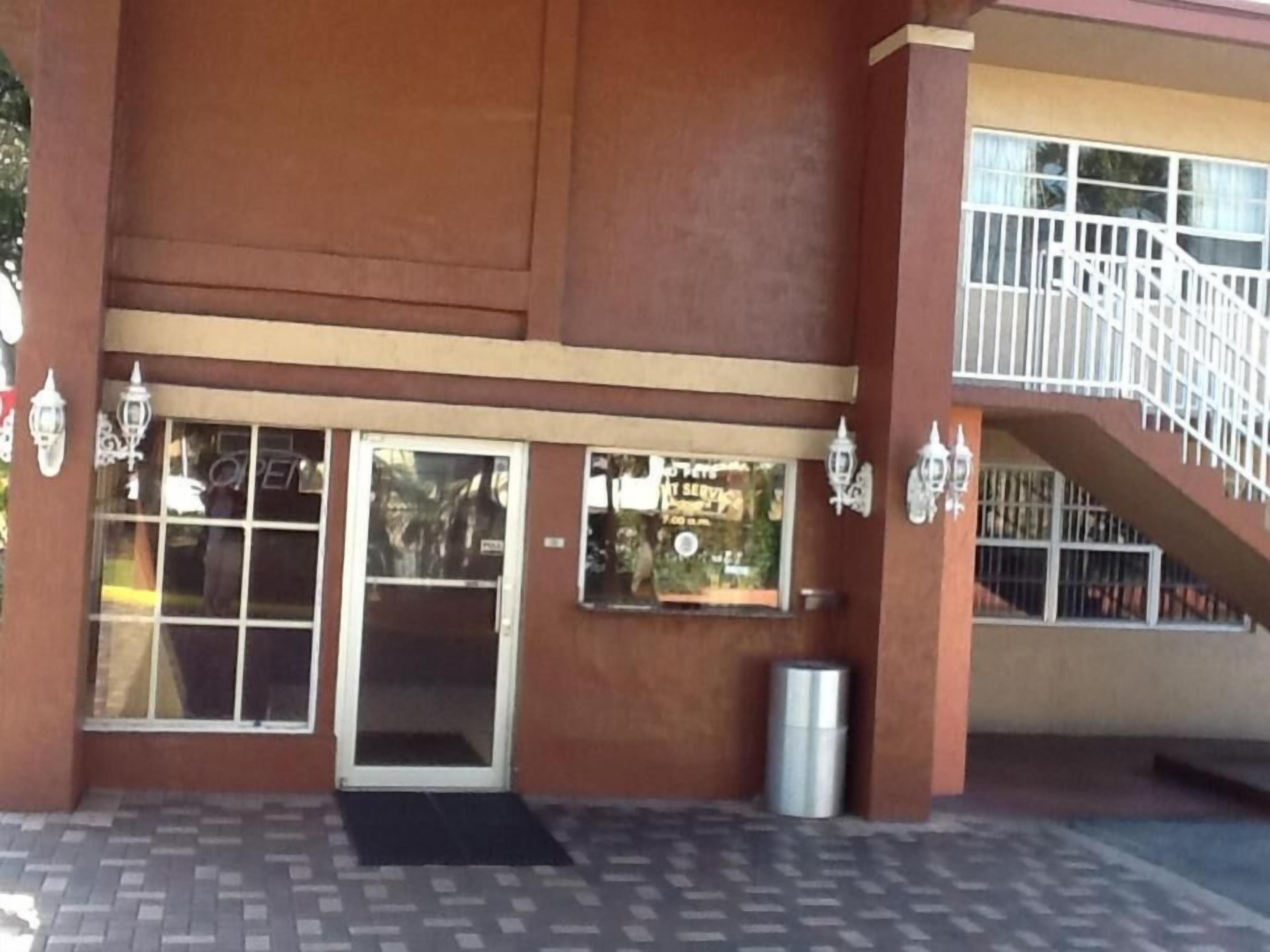 America's Best Inn & Suites - Ft. Lauderdale North