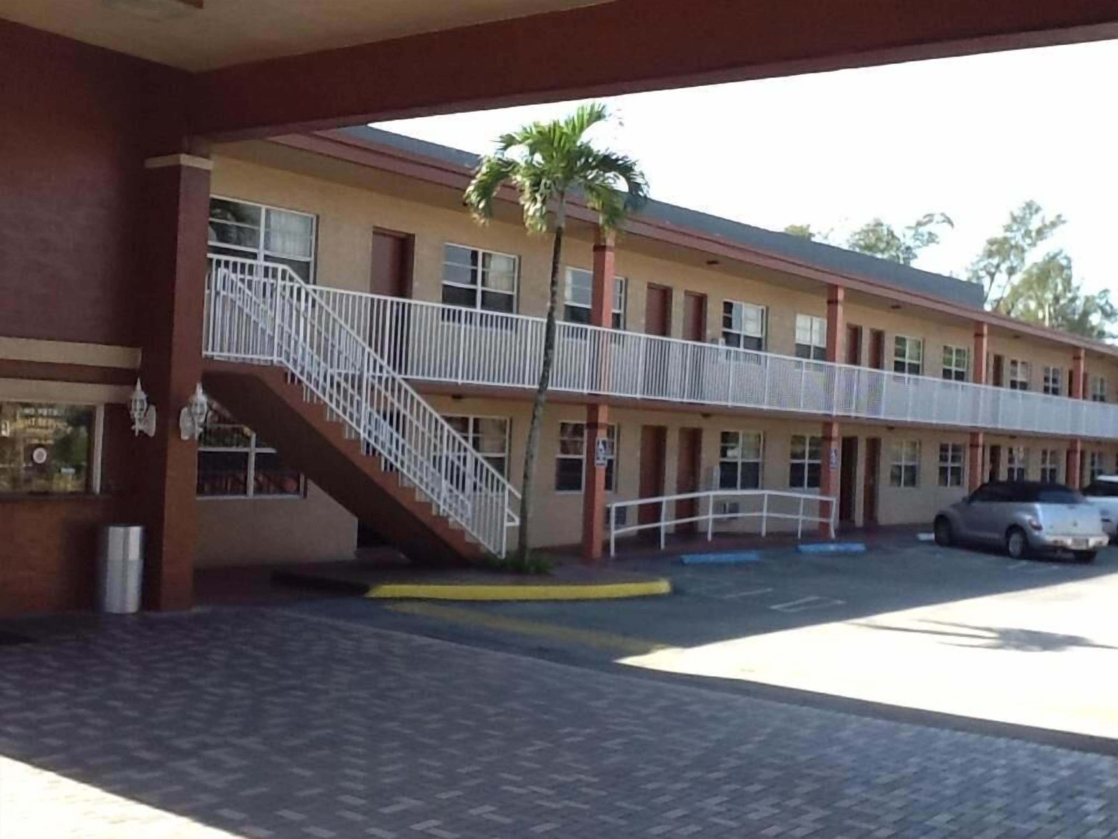America's Best Inn & Suites - Ft. Lauderdale North