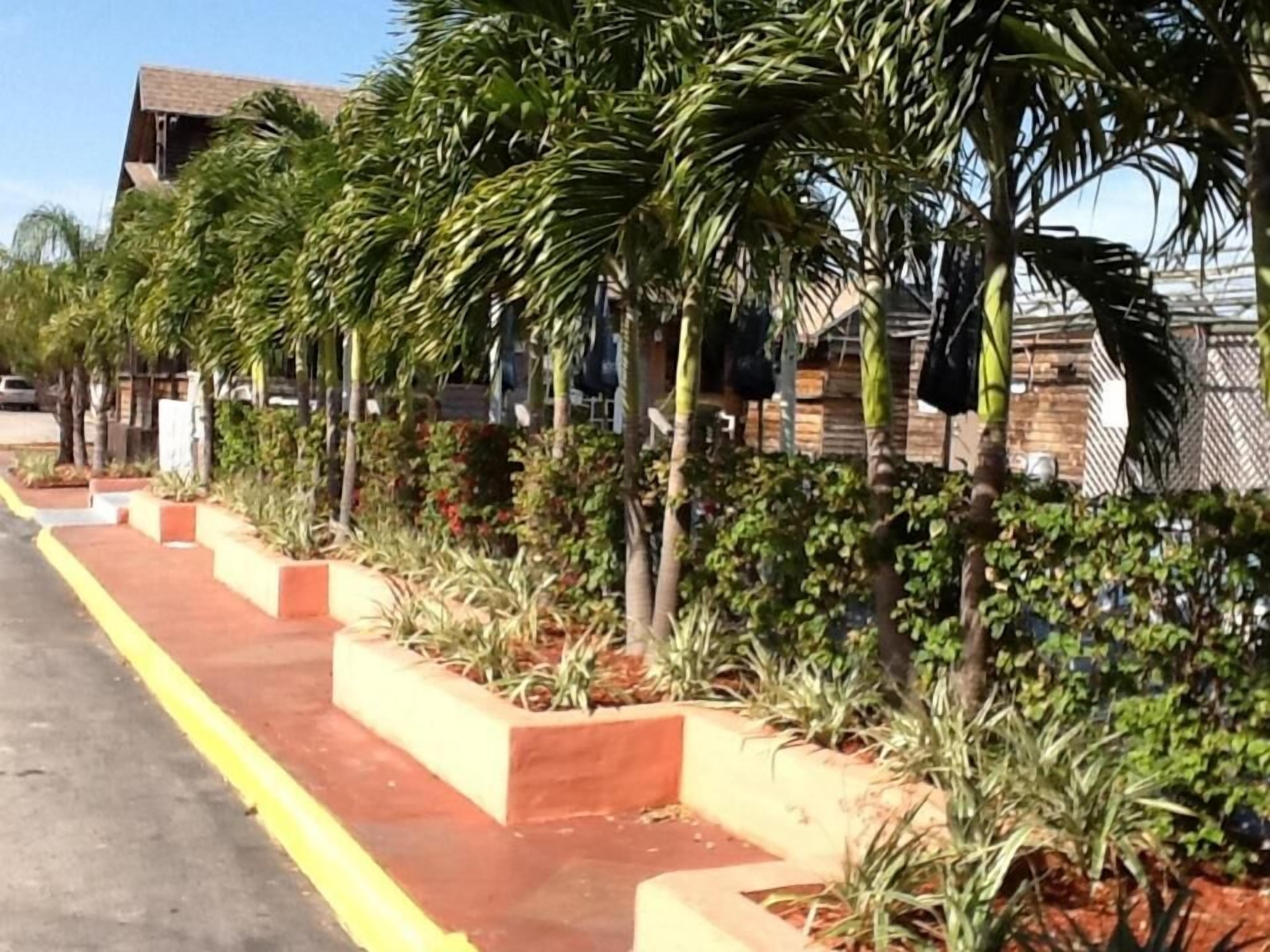 America's Best Inn & Suites - Ft. Lauderdale North