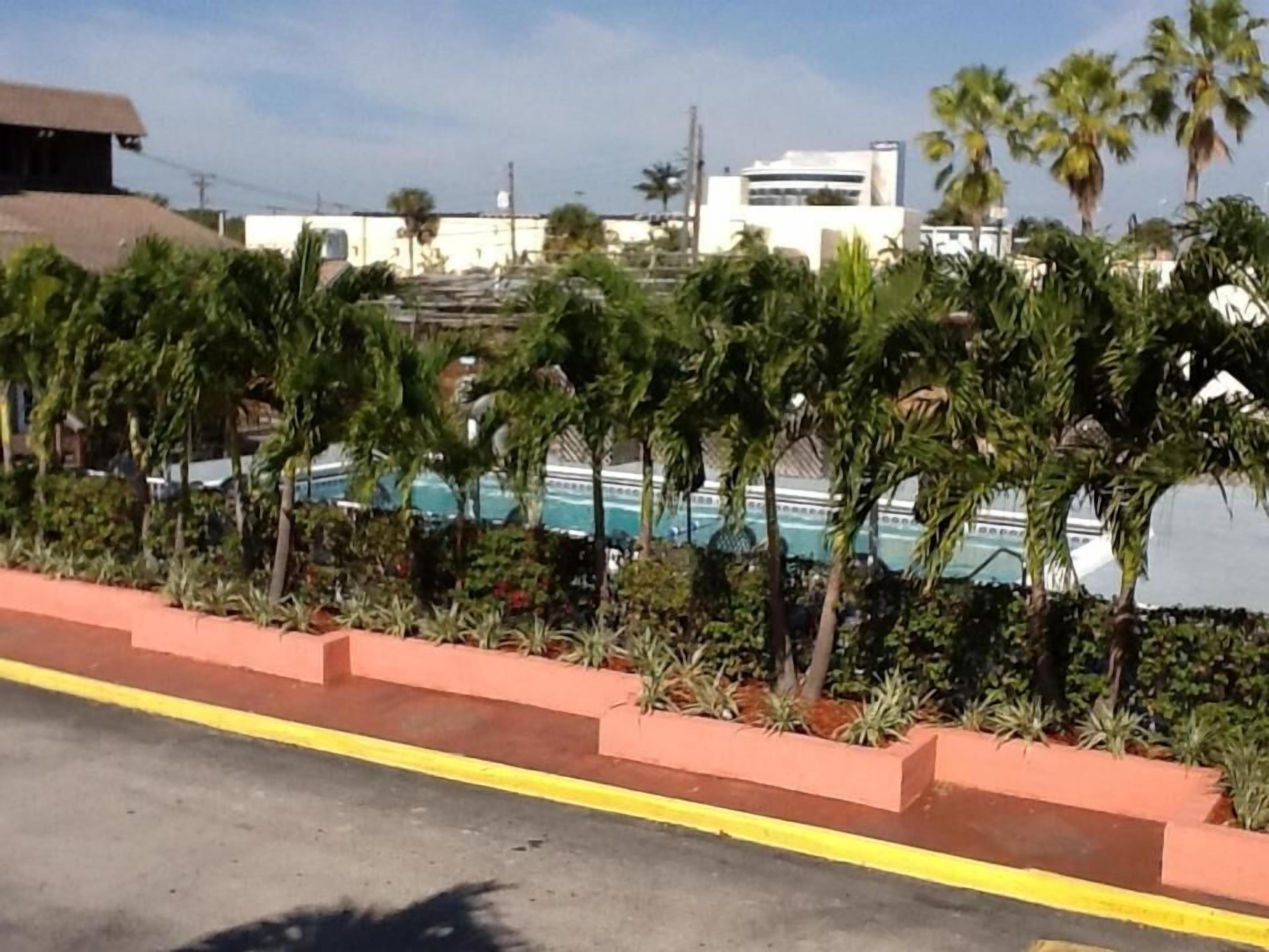 America's Best Inn & Suites - Ft. Lauderdale North