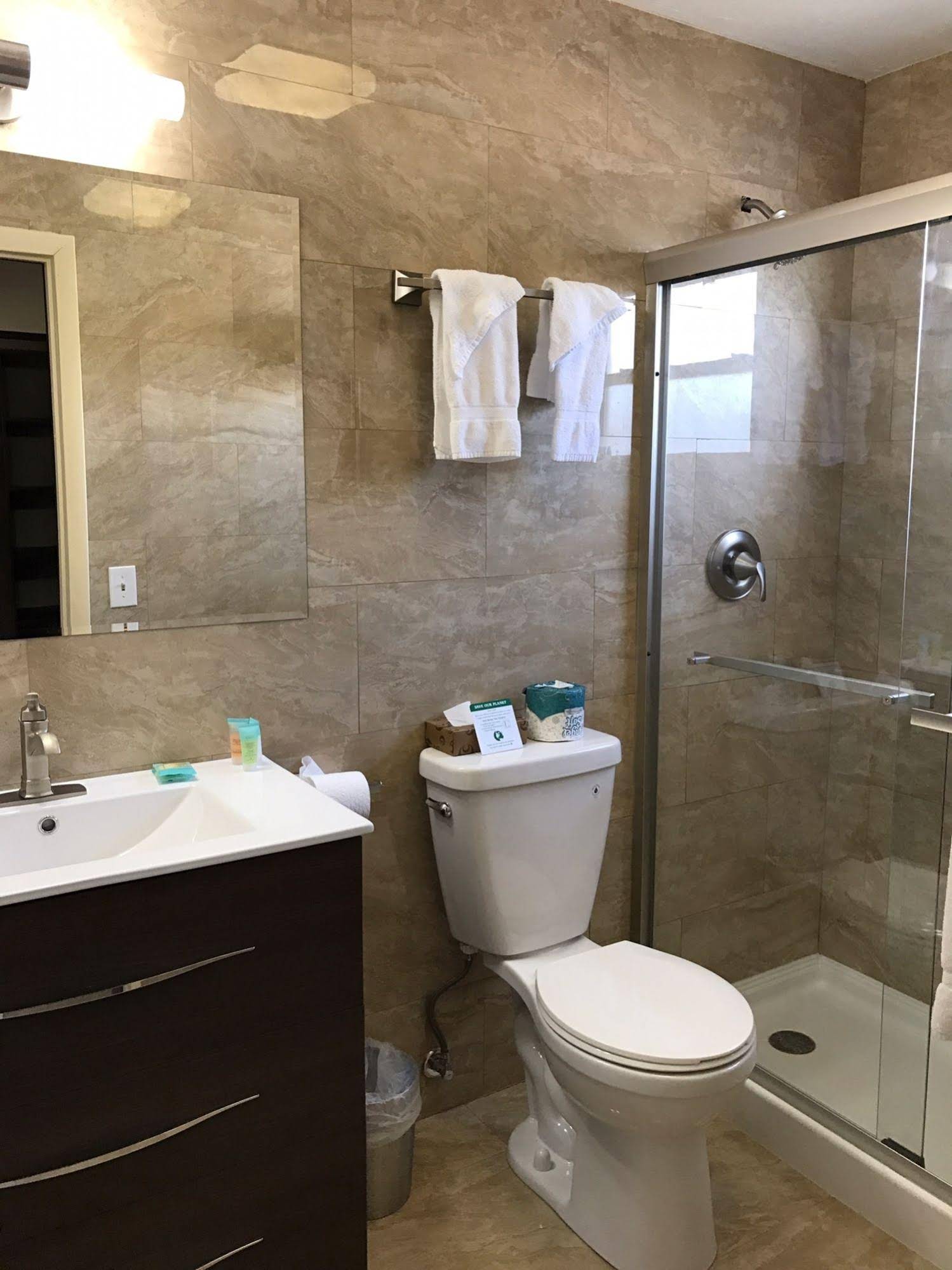 Blarney Castle Motel