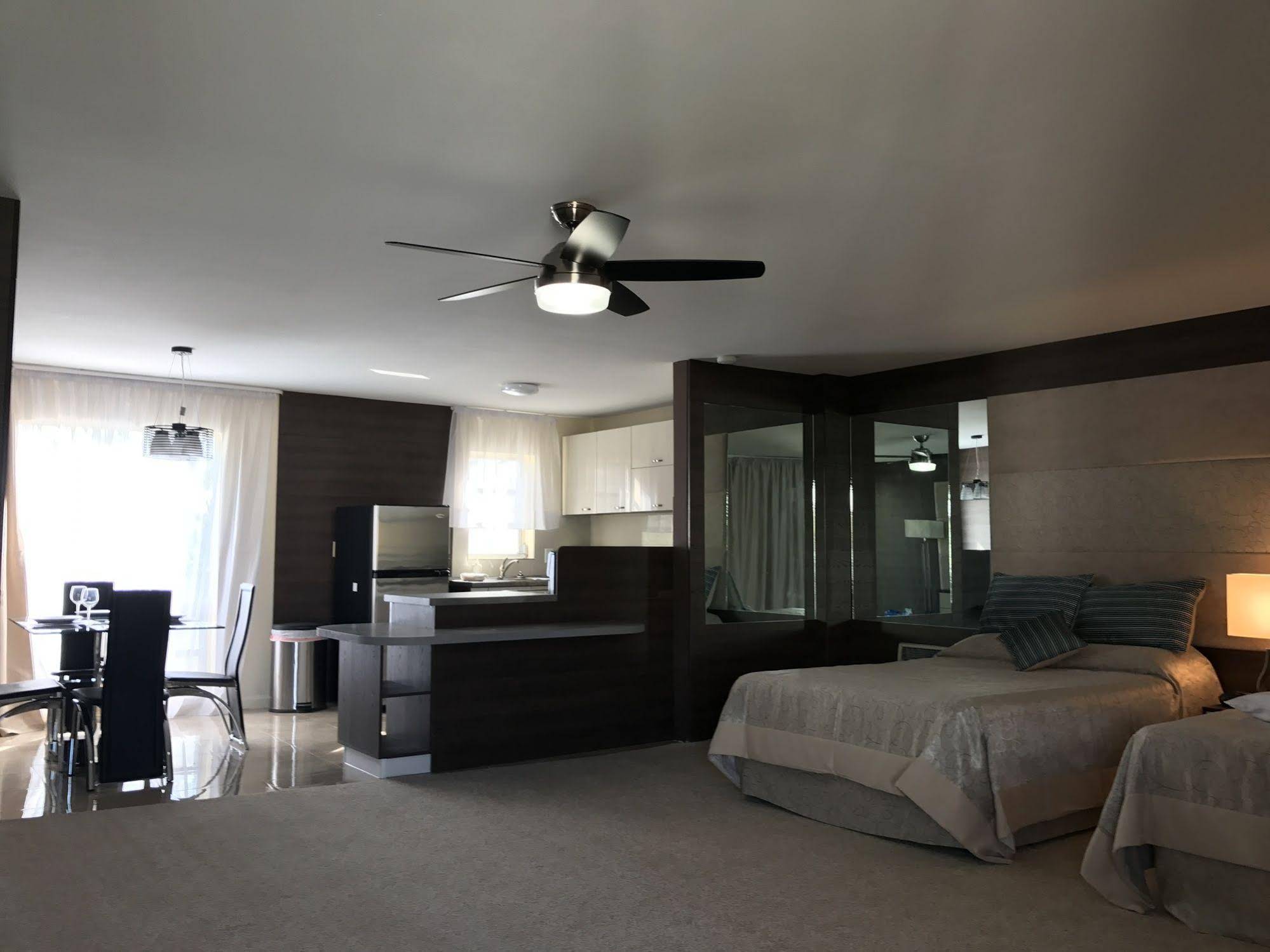 Blarney Castle Motel