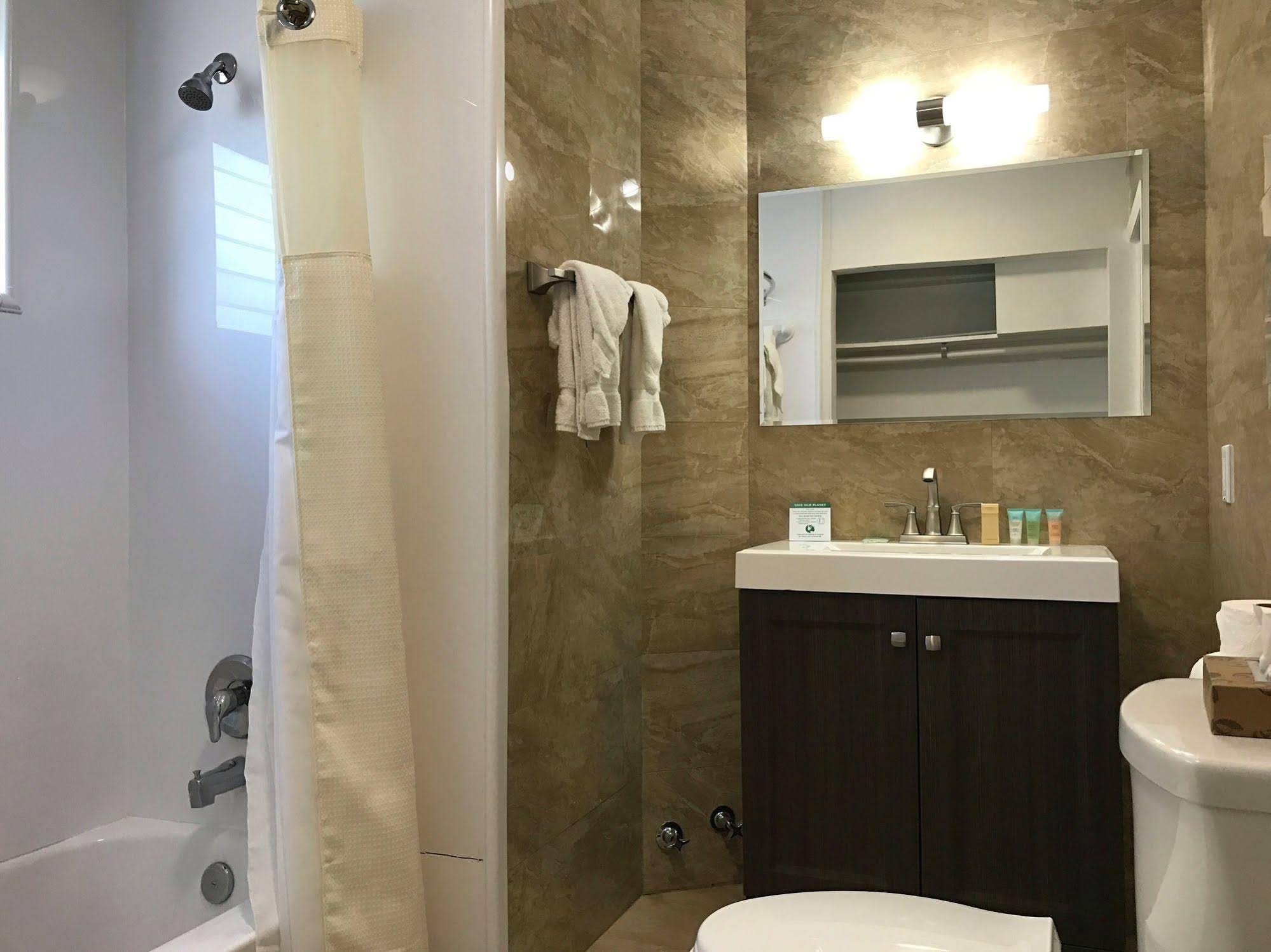 Blarney Castle Motel
