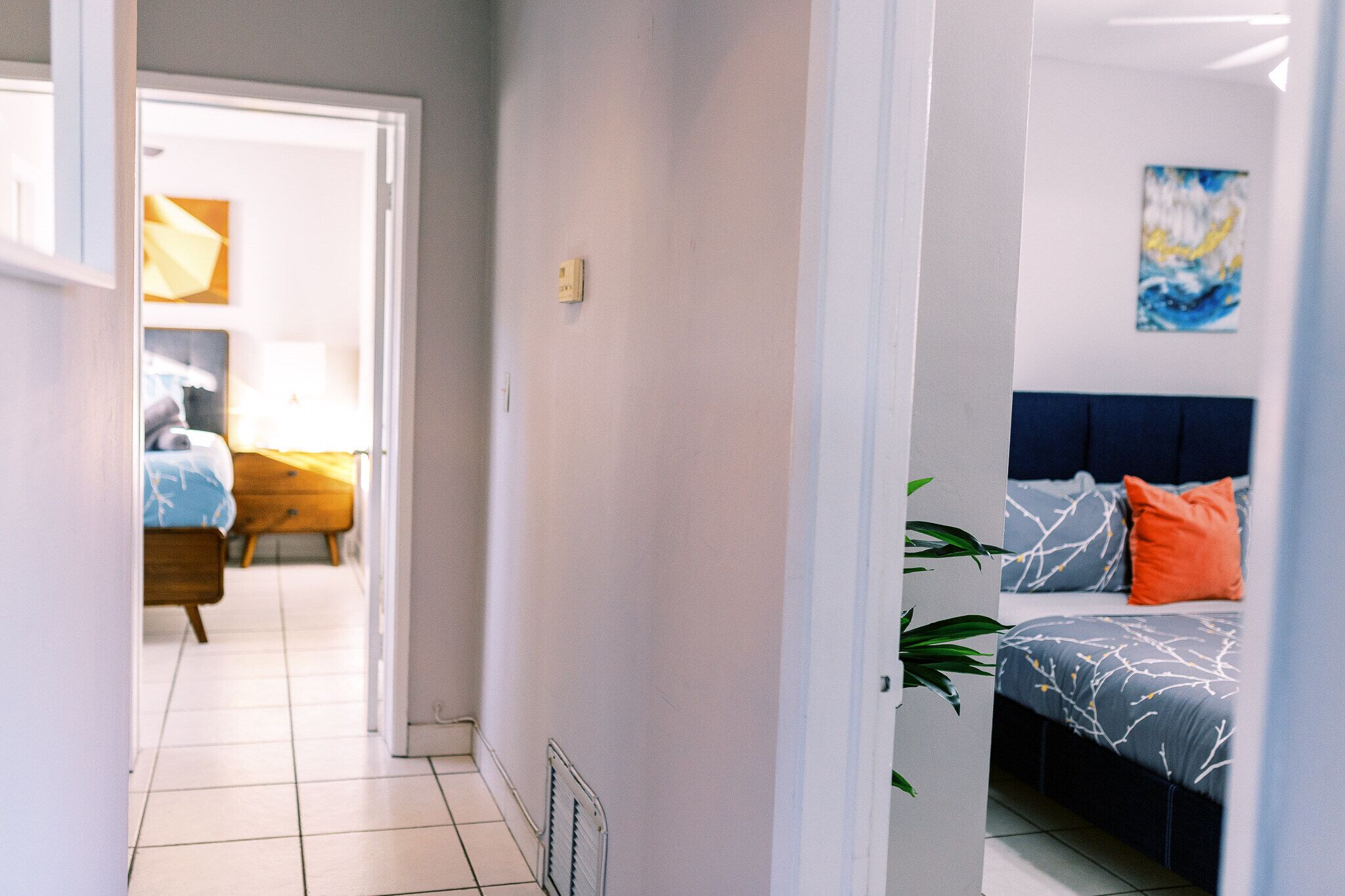 Galleria Apartments by Lowkl