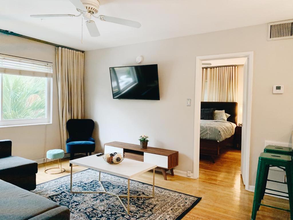 Galleria Apartments by Lowkl