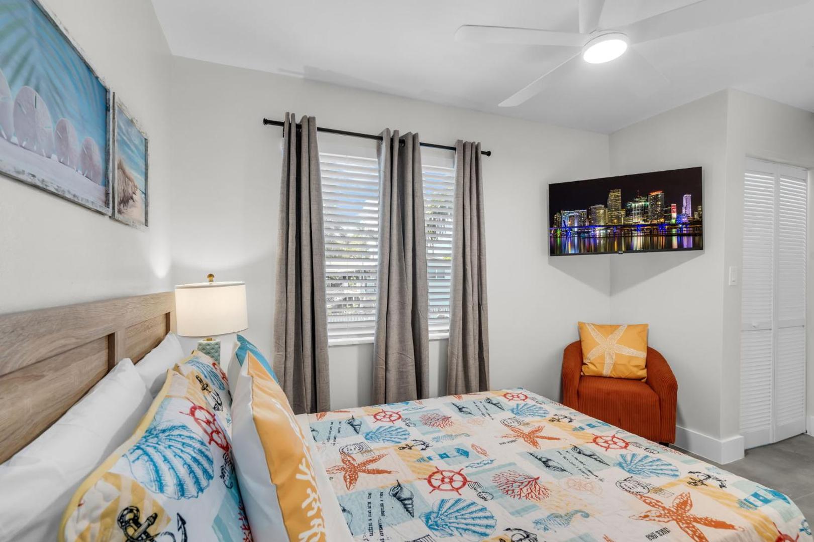 Galleria Apartments by Lowkl