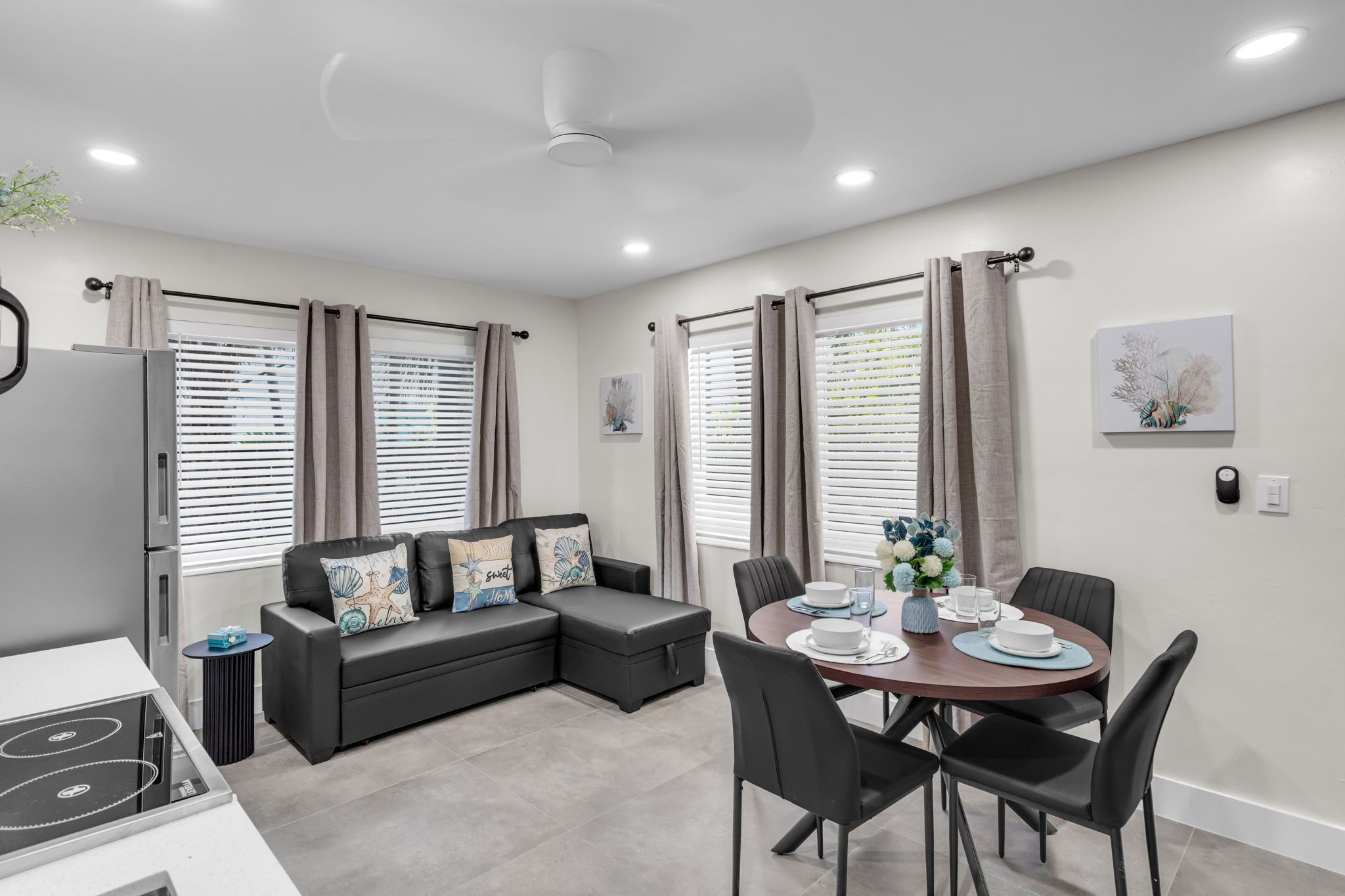 Galleria Apartments by Lowkl