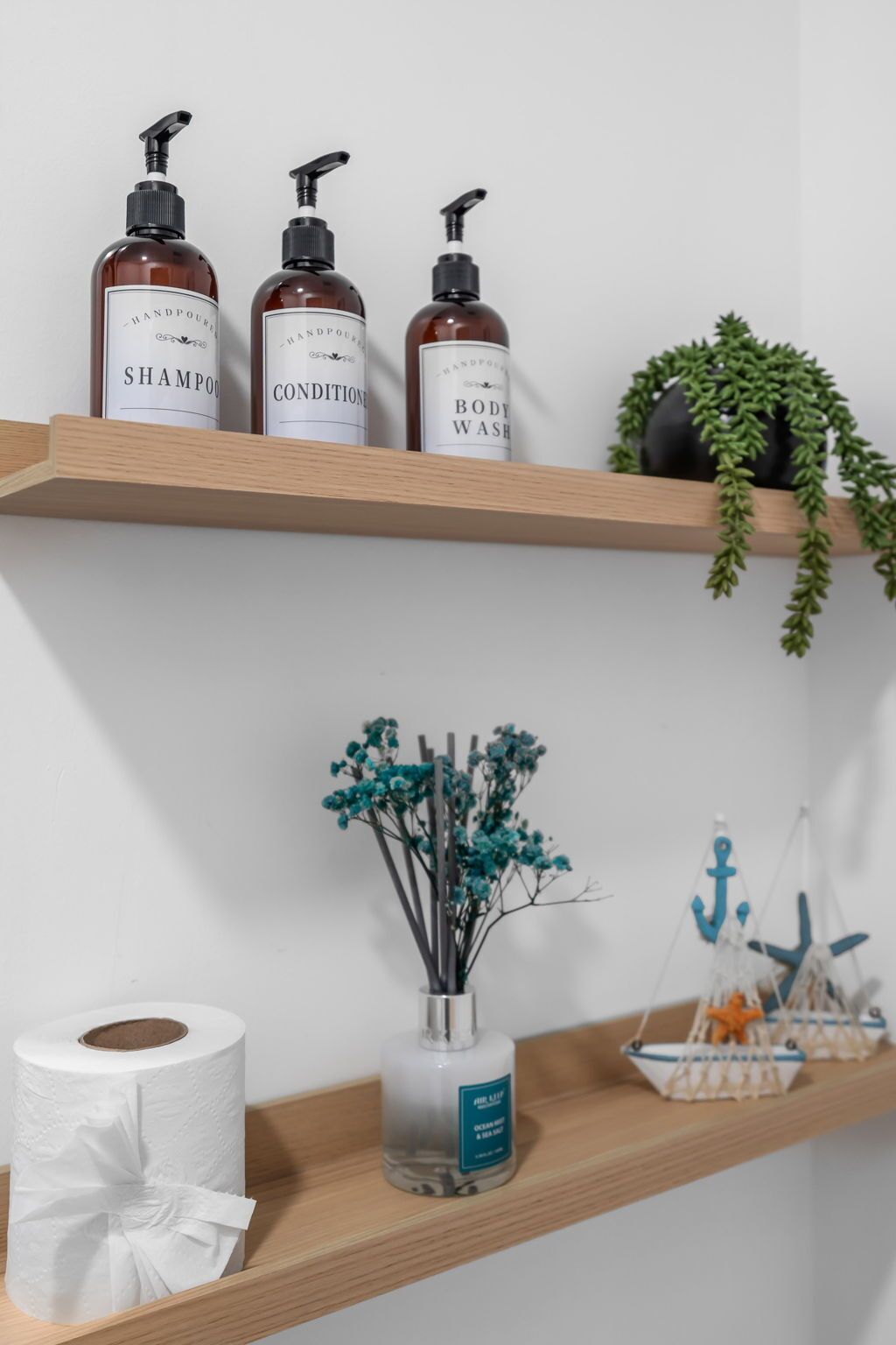 Galleria Apartments by Lowkl