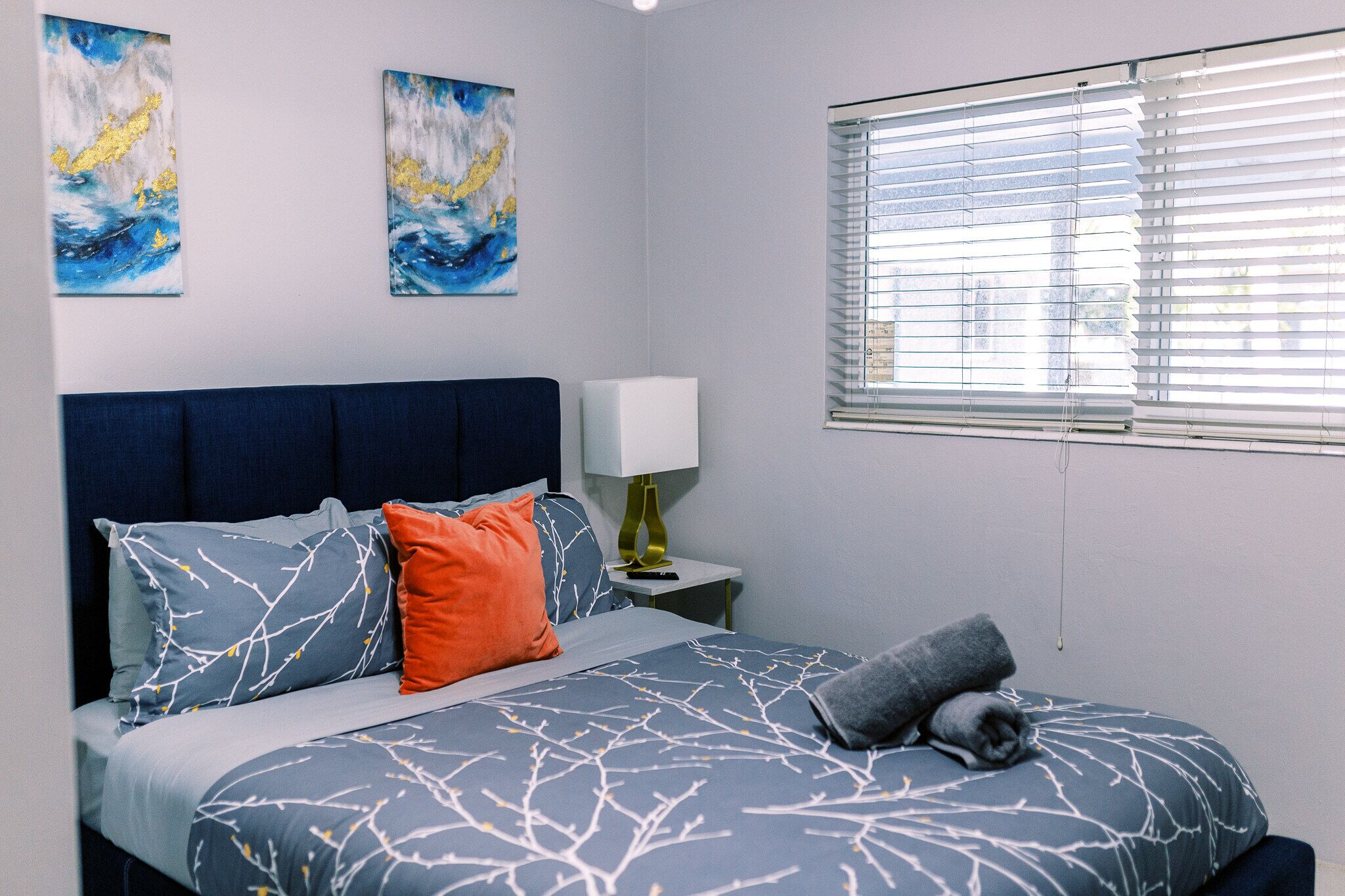 Galleria Apartments by Lowkl