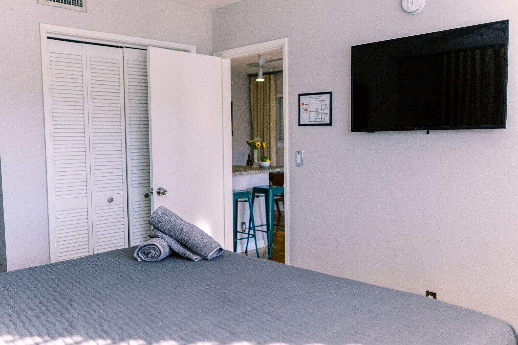 Galleria Apartments by Lowkl