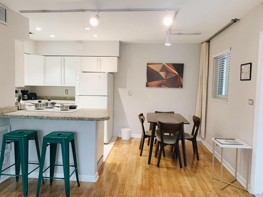 Galleria Apartments by Lowkl