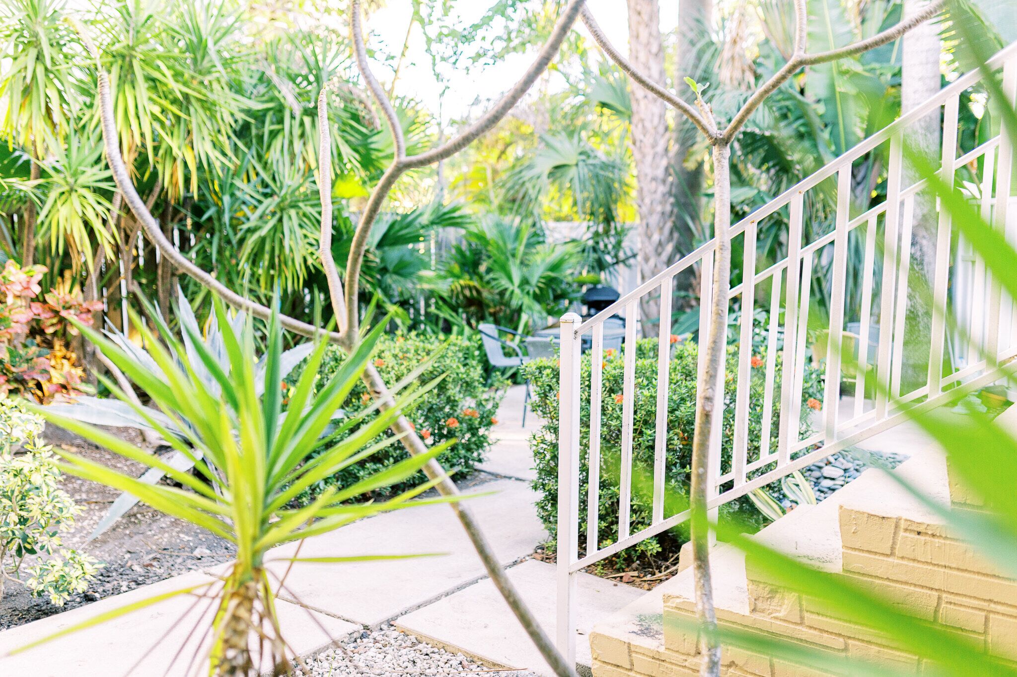 Galleria Apartments by Lowkl