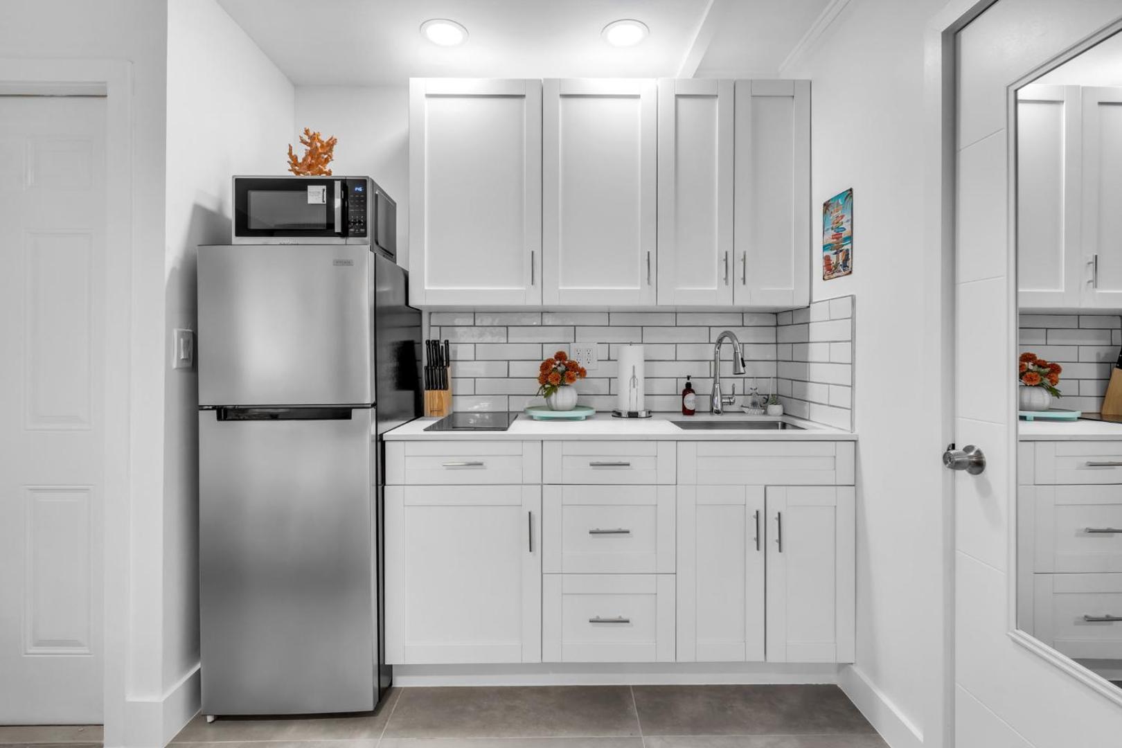 Galleria Apartments by Lowkl