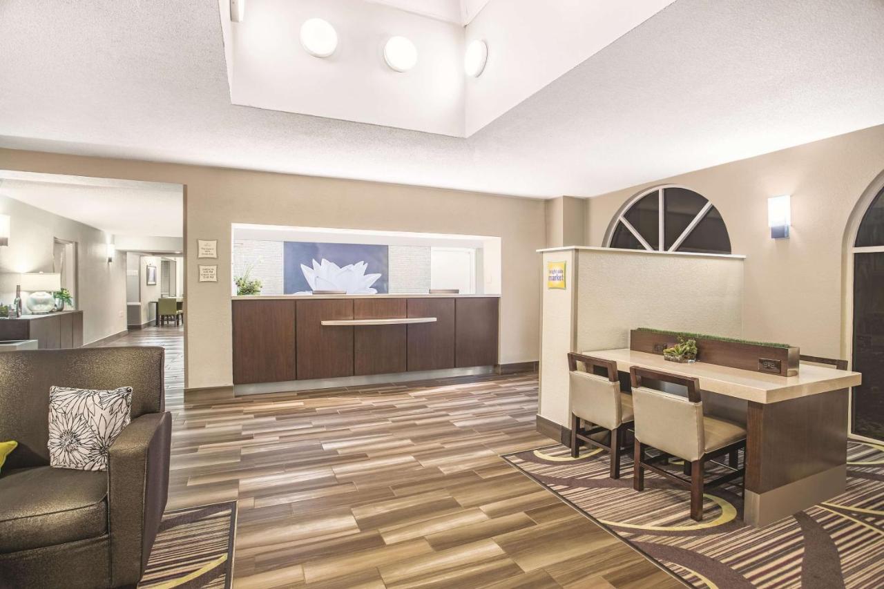 La Quinta Inn & Suites by Wyndham Fort Lauderdale Tamarac