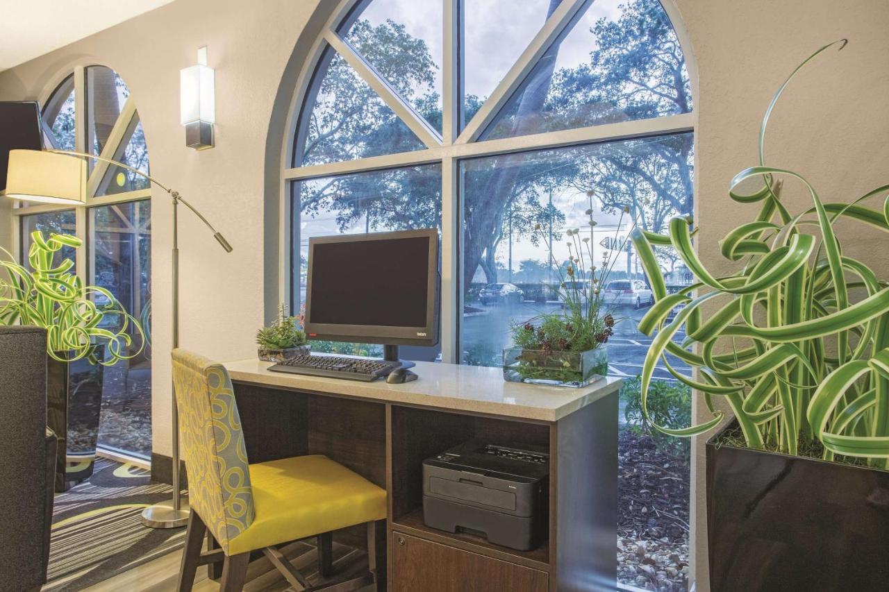 La Quinta Inn & Suites by Wyndham Fort Lauderdale Tamarac