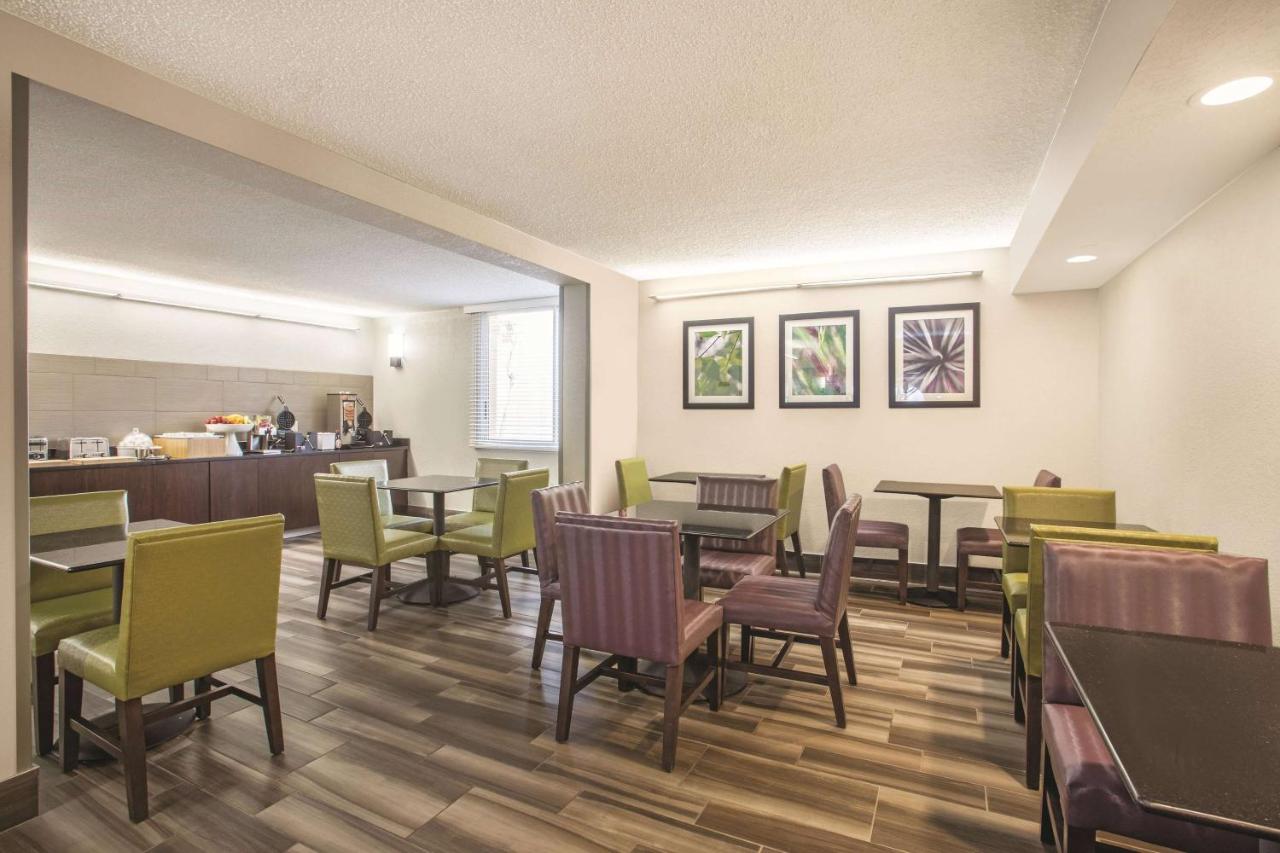 La Quinta Inn & Suites by Wyndham Fort Lauderdale Tamarac
