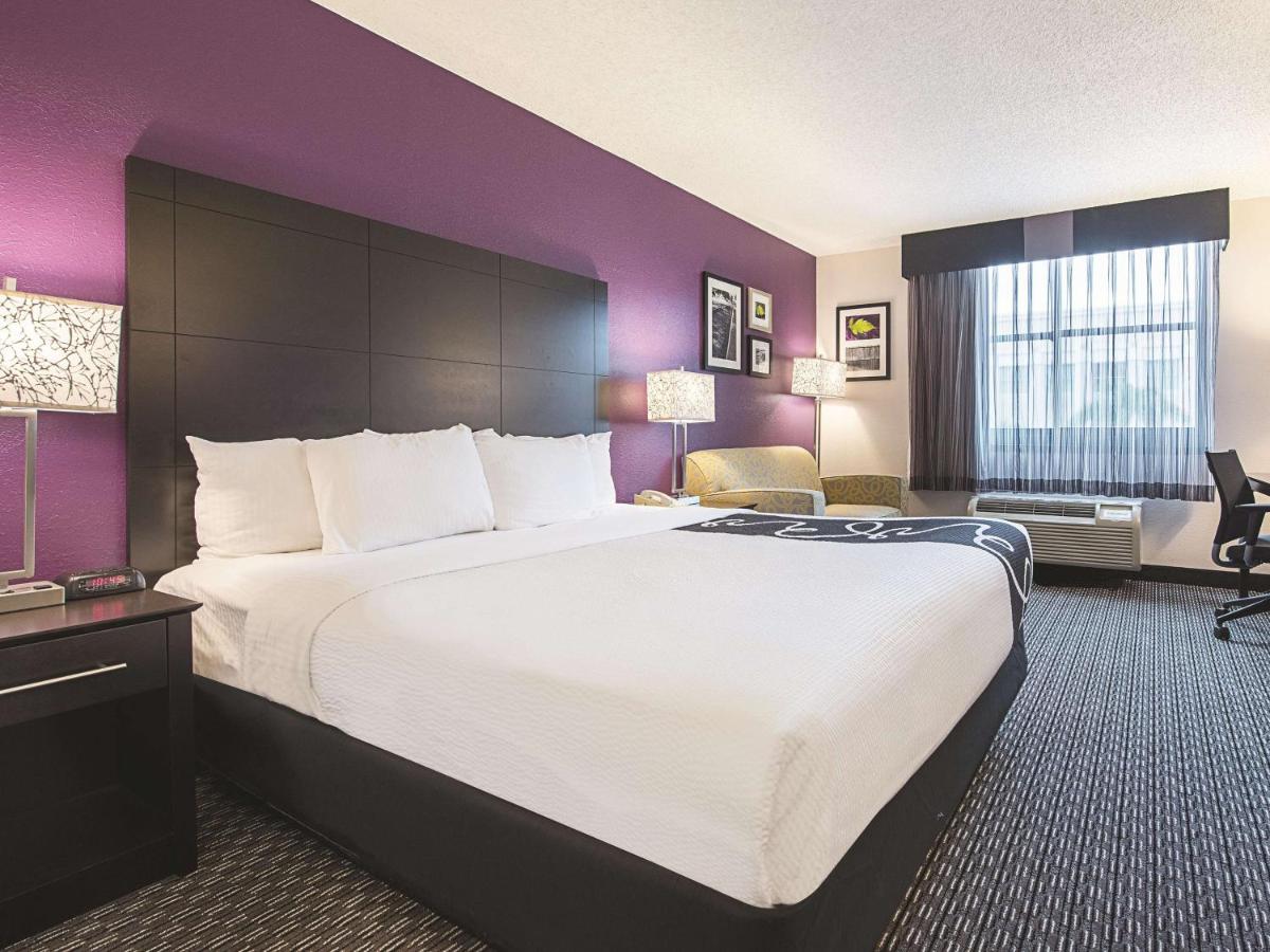 La Quinta Inn & Suites by Wyndham Fort Lauderdale Tamarac