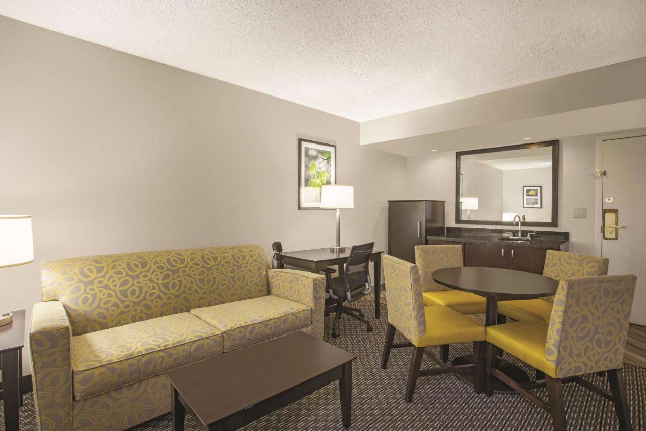 La Quinta Inn & Suites by Wyndham Fort Lauderdale Tamarac
