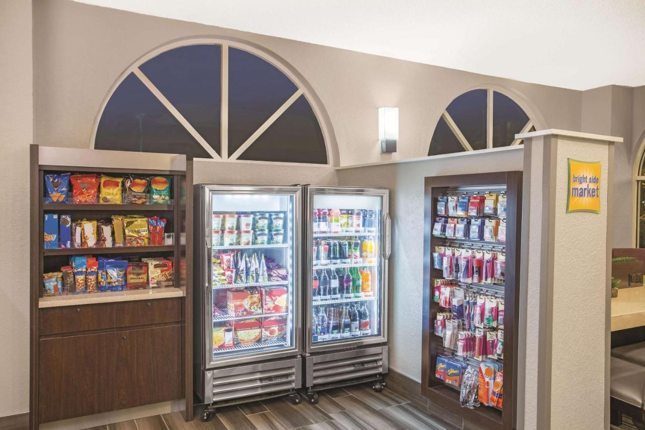 La Quinta Inn & Suites by Wyndham Fort Lauderdale Tamarac