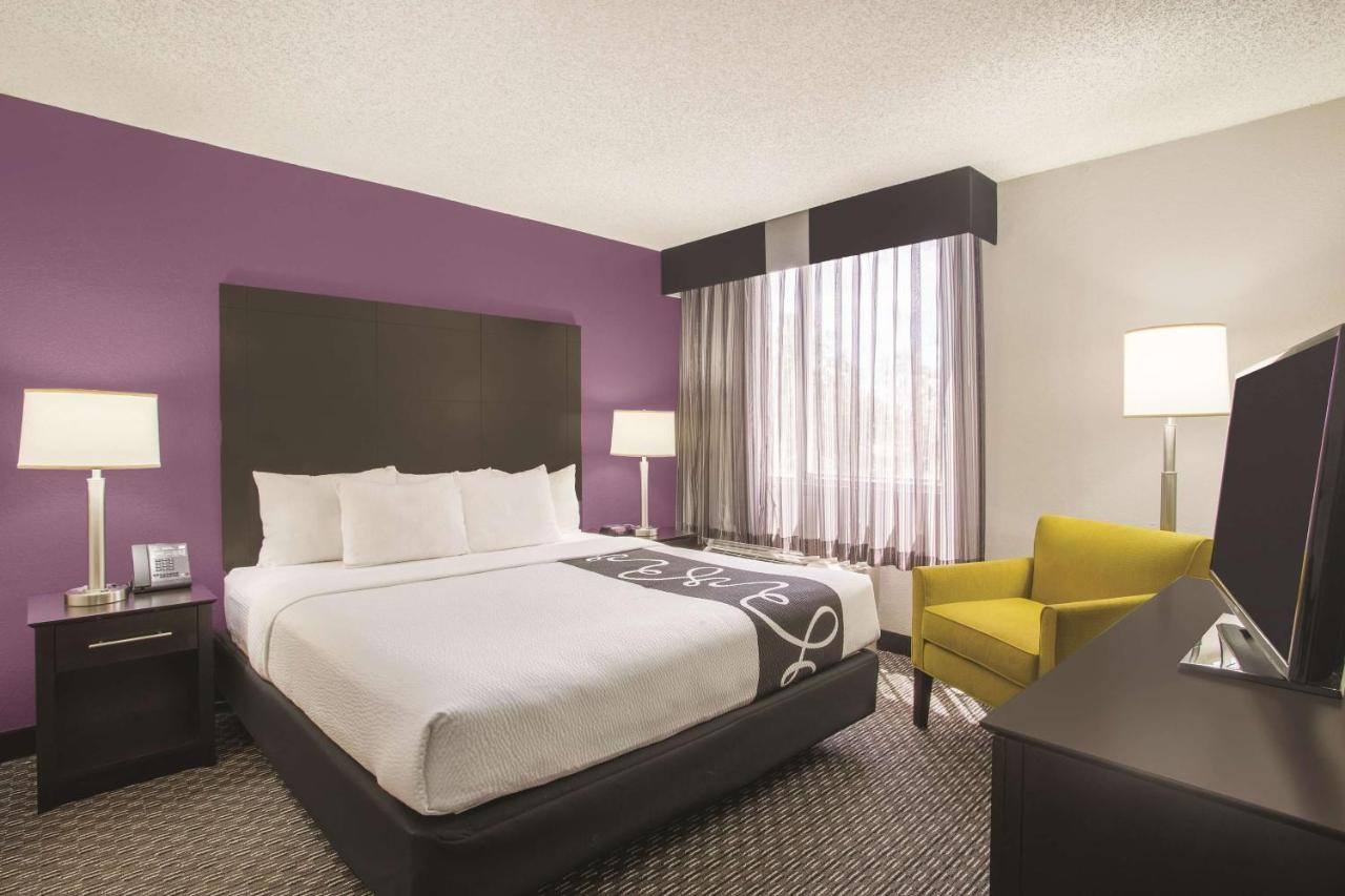 La Quinta Inn & Suites by Wyndham Fort Lauderdale Tamarac