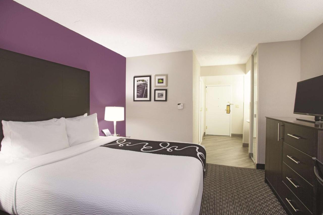 La Quinta Inn & Suites by Wyndham Fort Lauderdale Tamarac