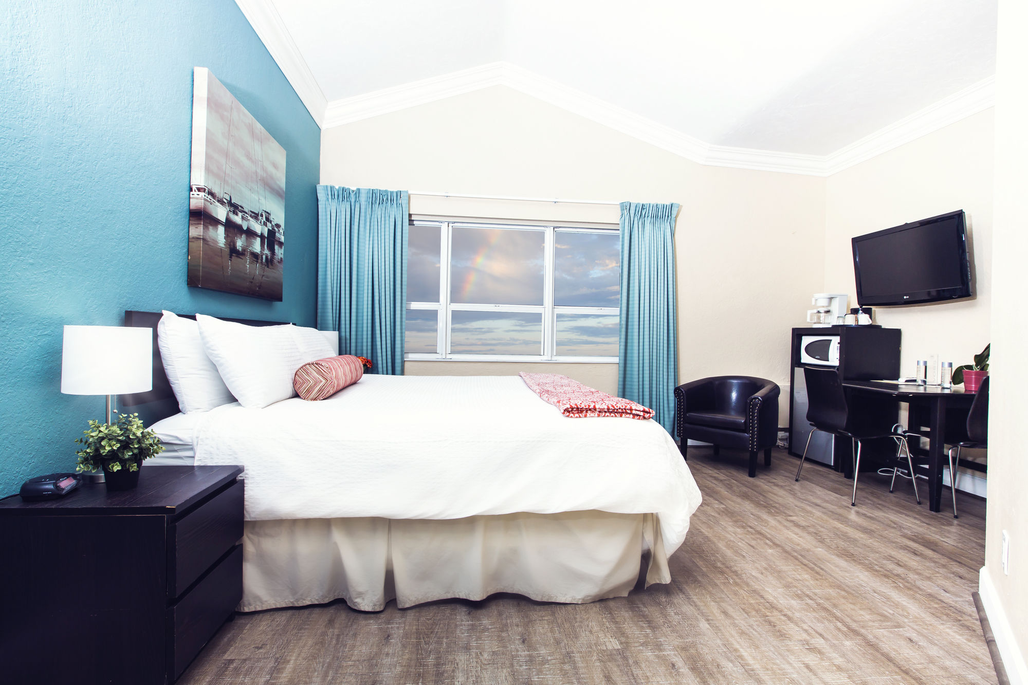 Sun Tower Hotel & Suites