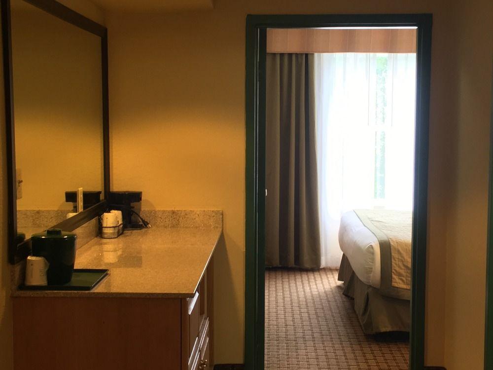 Baymont by Wyndham Fort Myers Airport